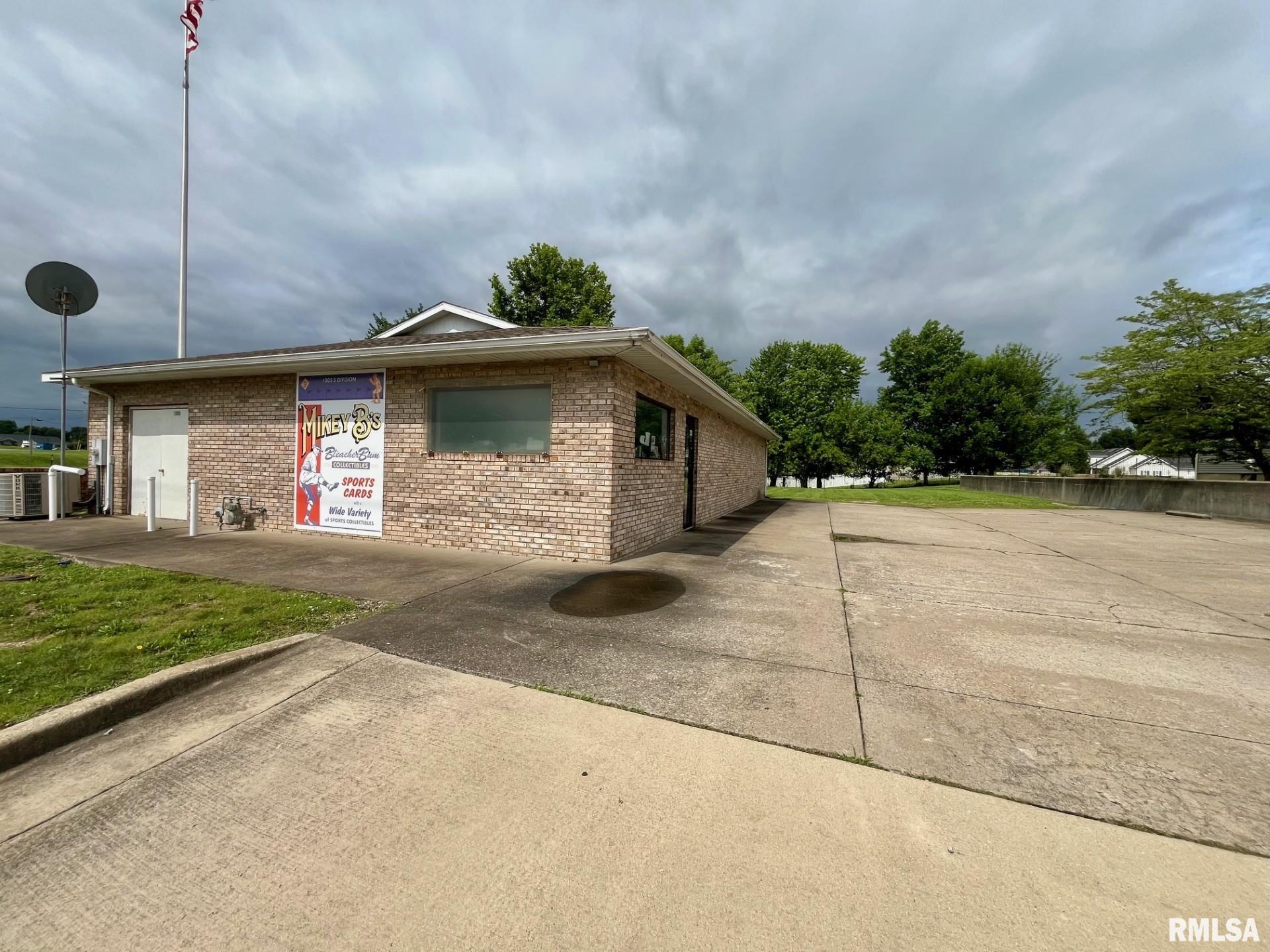 1305 DIVISION Street  Carterville IL 62918