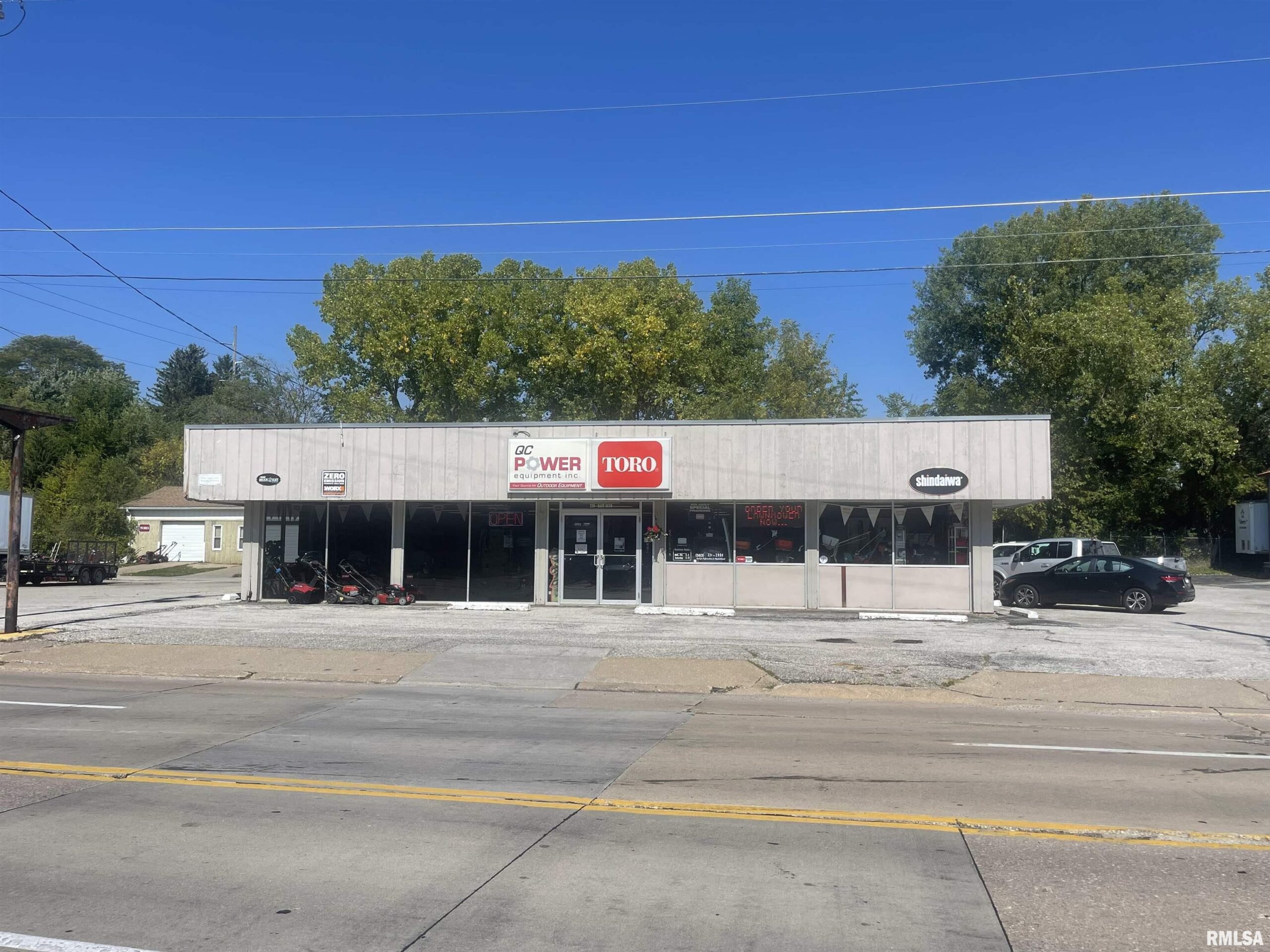 212 & 226 35TH Street  Davenport IA 52806