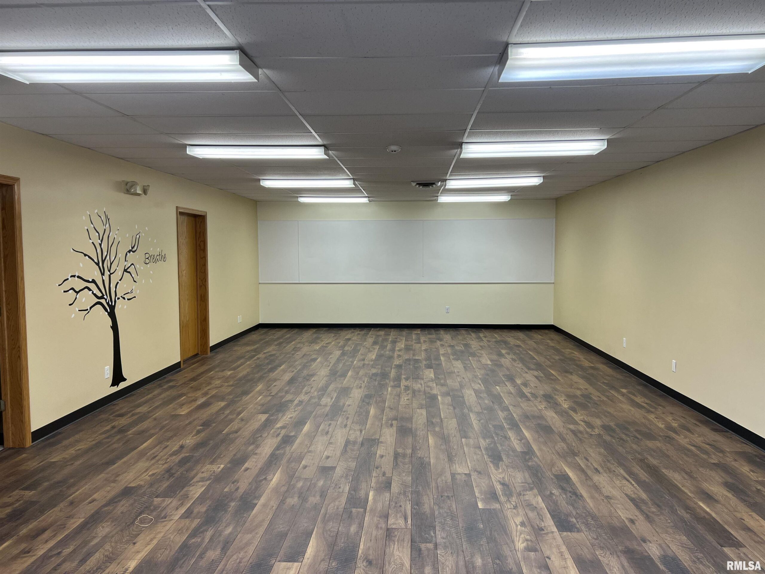 5123 MIDDLE Road 120 Bettendorf IA 52722