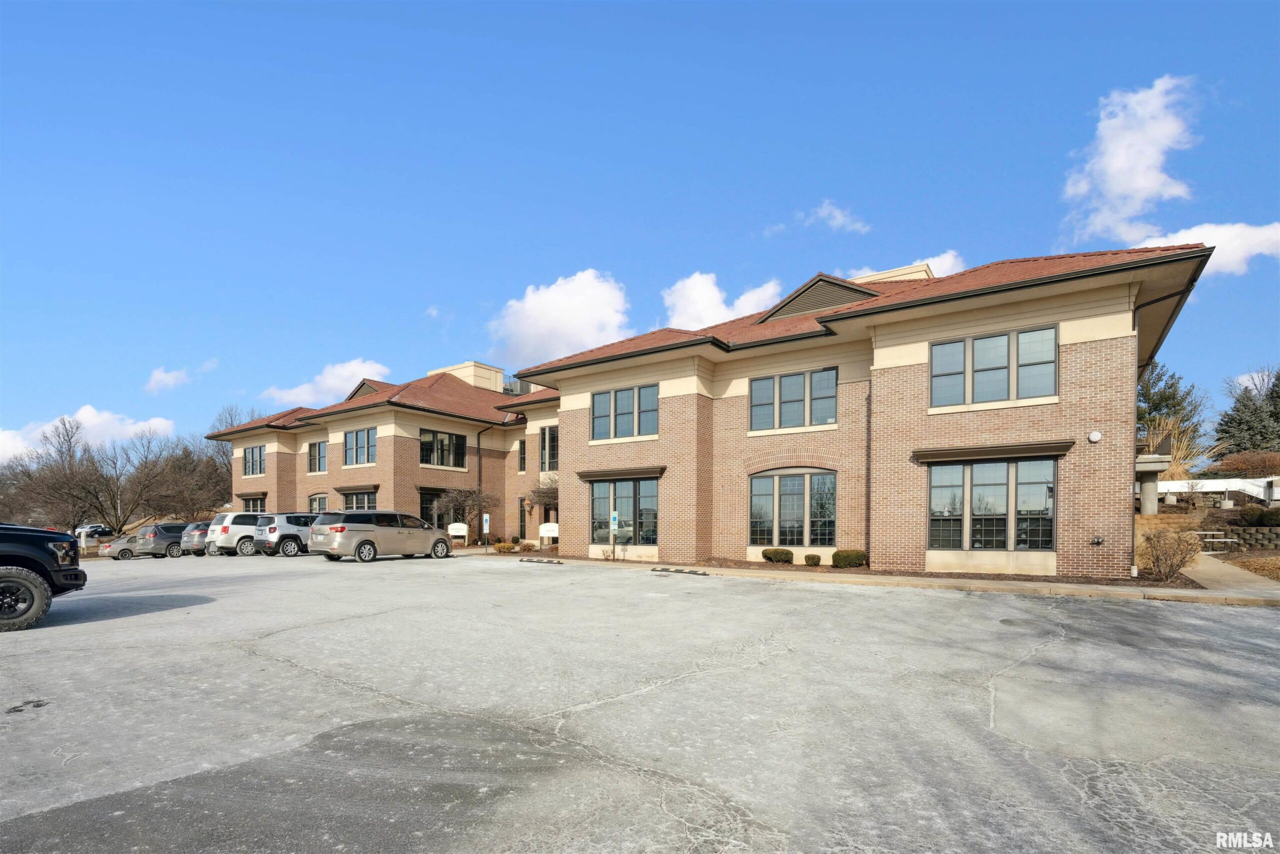 615 VALLEY VIEW Drive  Moline IL 61265