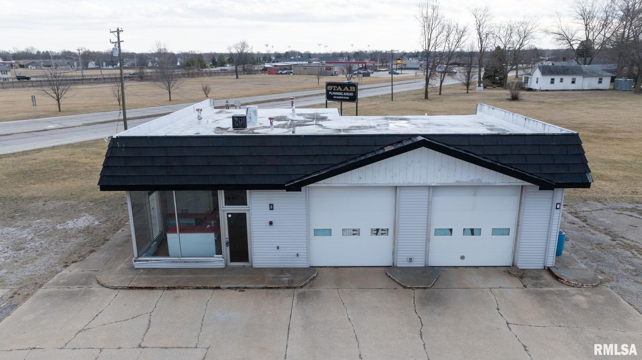 2710 ANDREW Road  Sherman IL 62684
