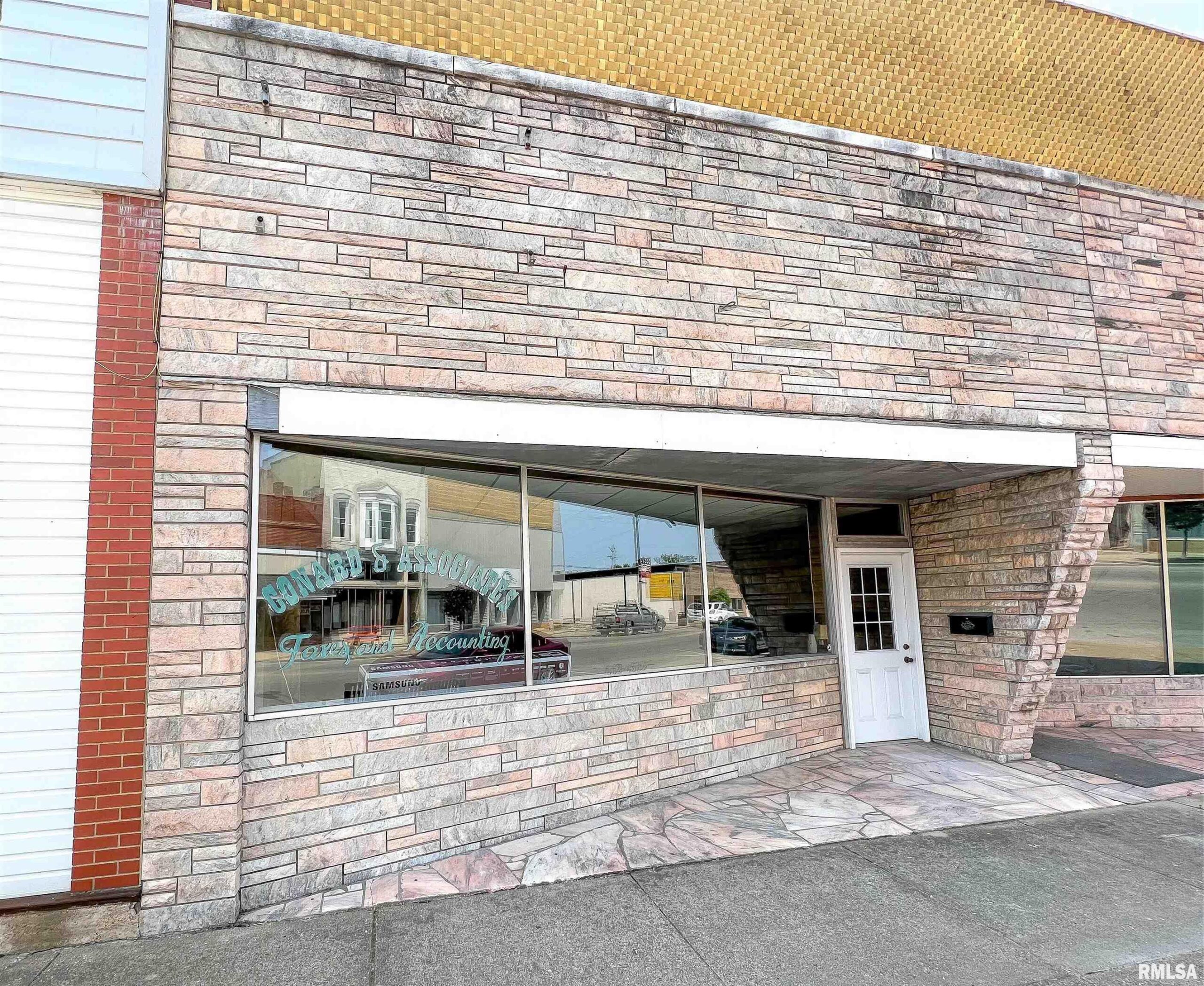 111 NORTH Avenue  Flora IL 62839