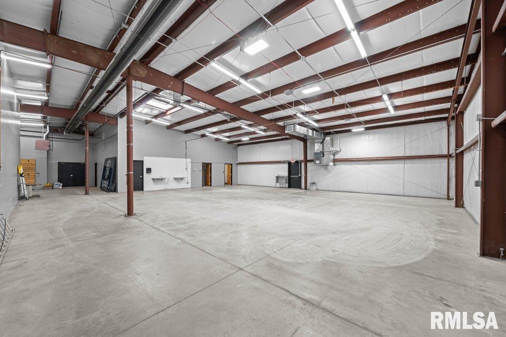 3805 MISSISSIPPI Avenue  Davenport IA 52807