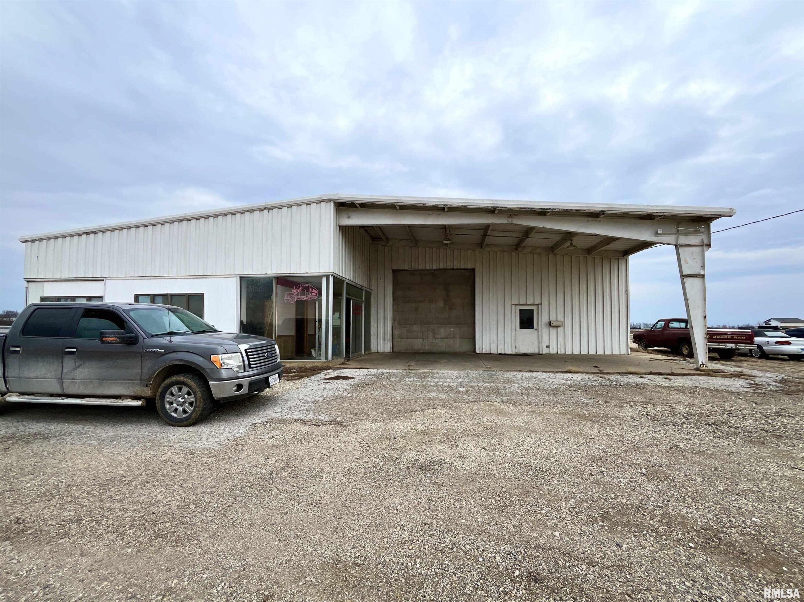 125 BARLOW Road  Farmington IL 61531