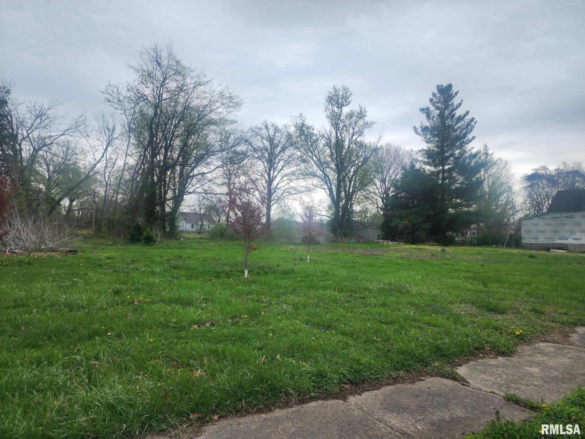 218 MADISON Street  Benton IL 62812-2132