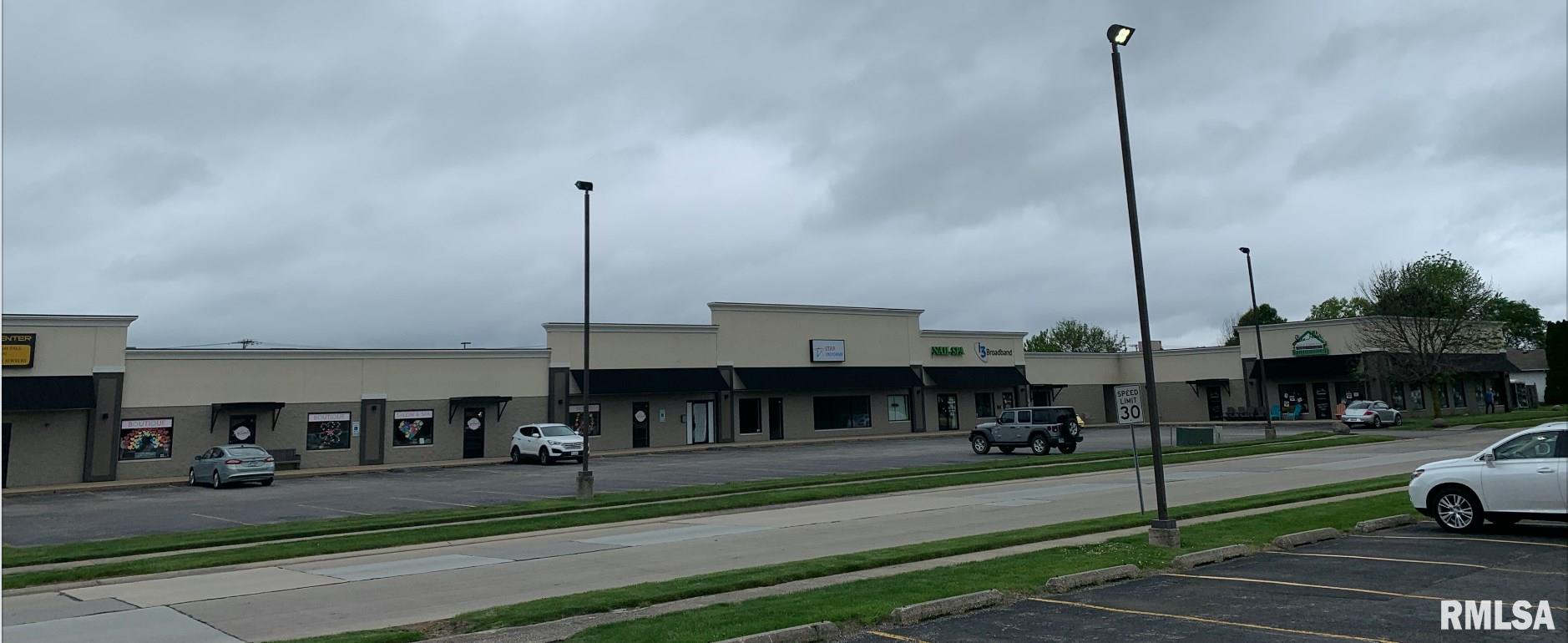 3001 WHITE OAKS Drive H/J Springfield IL 62704
