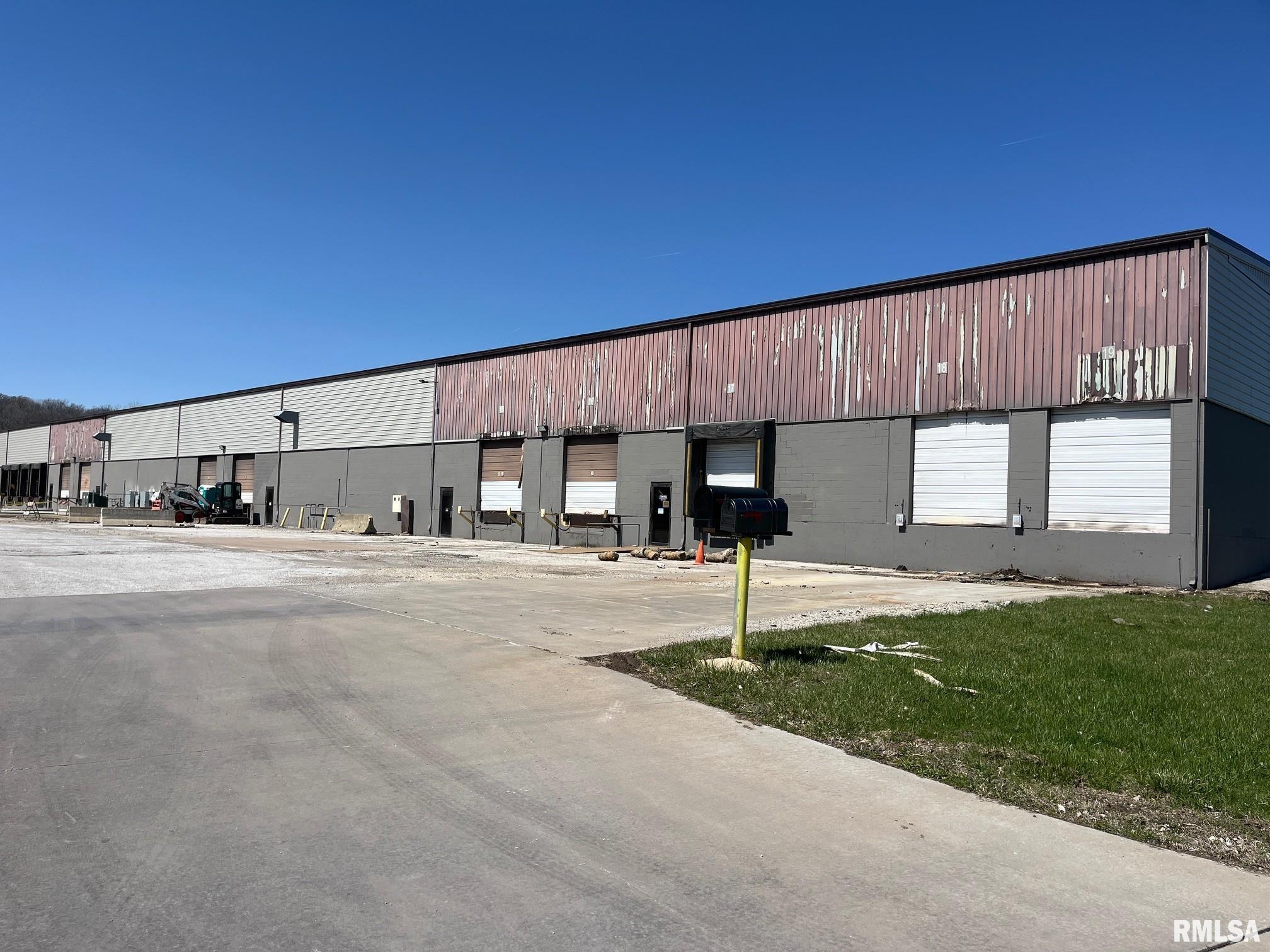 1914 COMENITZ Drive  Davenport IA 52802