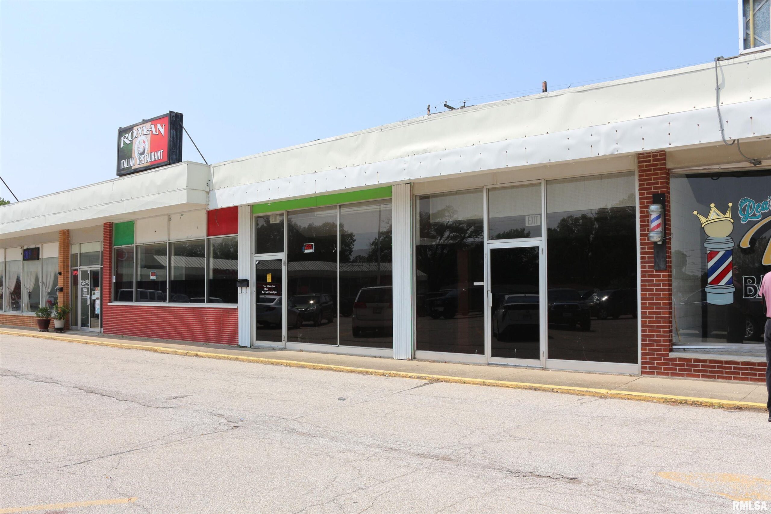 811-839 WOODLAWN Road  Lincoln IL 62656