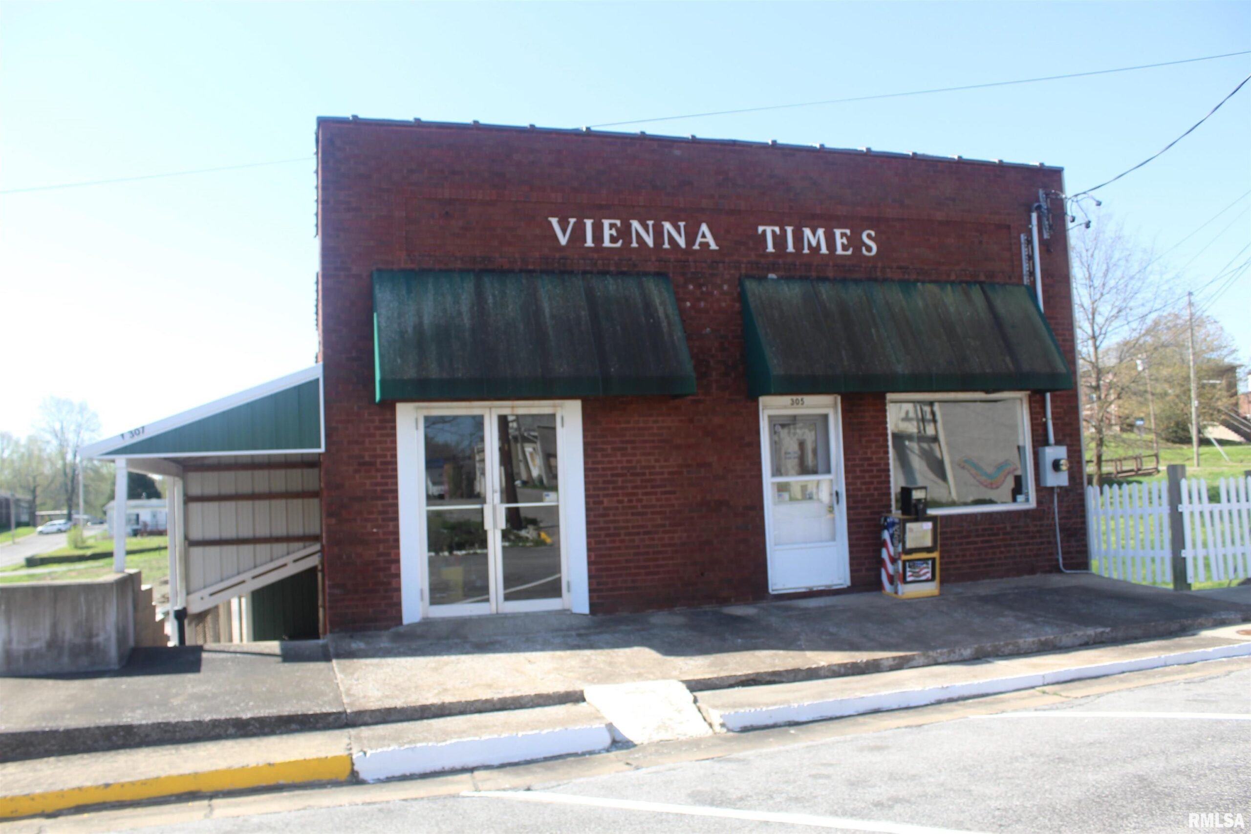 305 & 307 MAIN Street  Vienna IL 62995