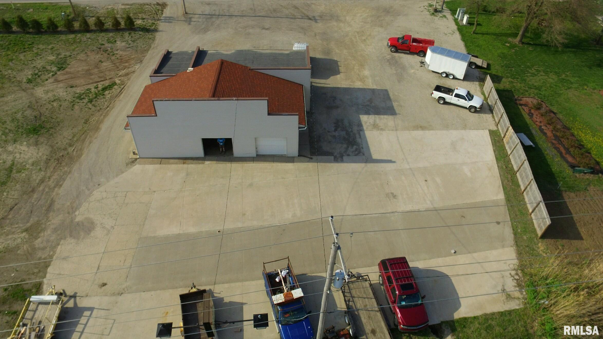 17960 GREAT RIVER Road  Pleasant Valley IA 52767