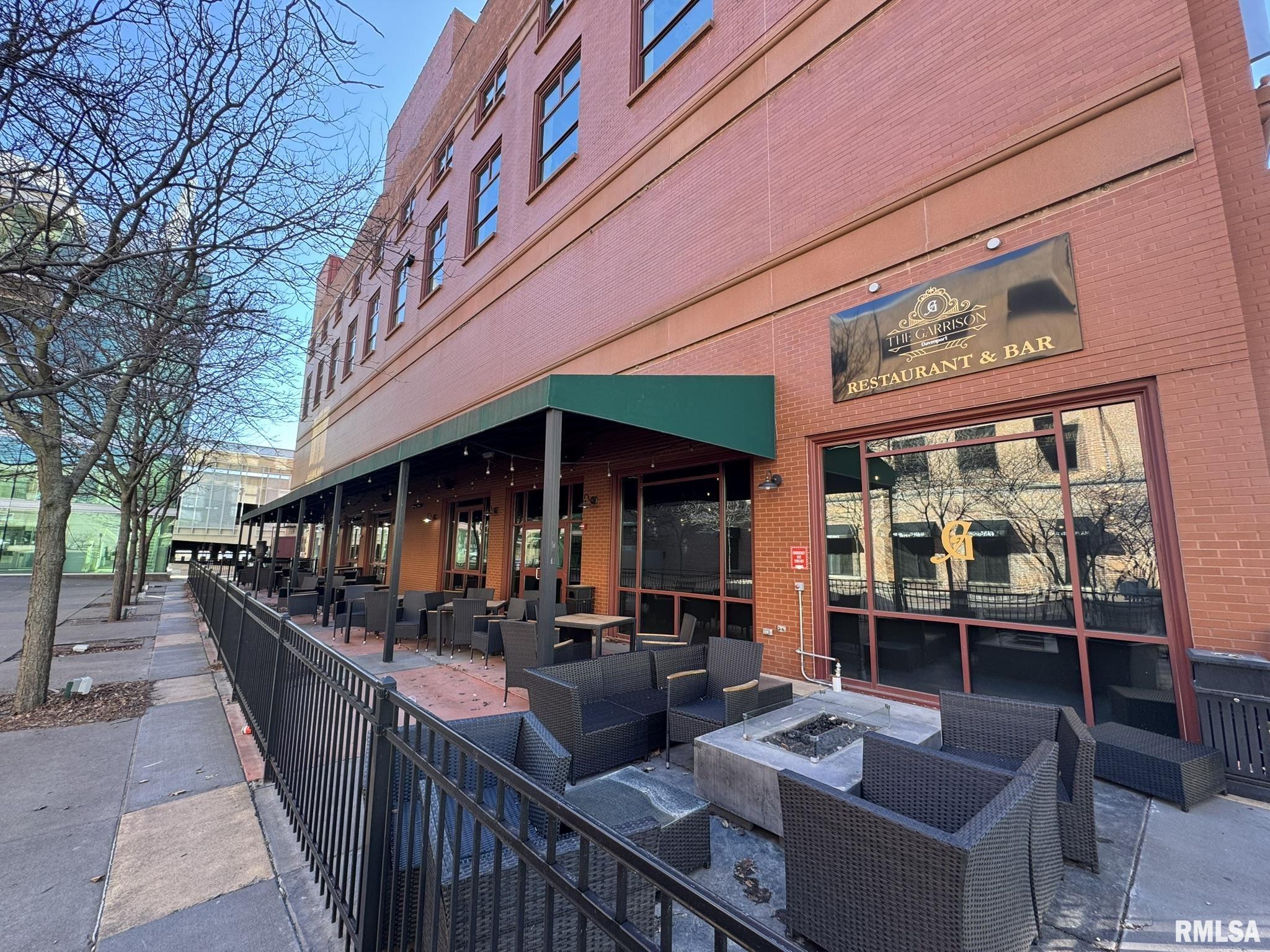 131 2ND Street 1B Davenport IA 52801