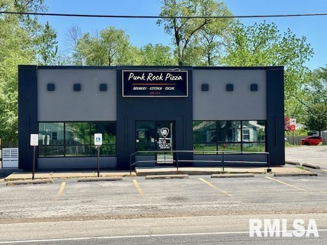 637 1ST Street  Silvis IL 61282