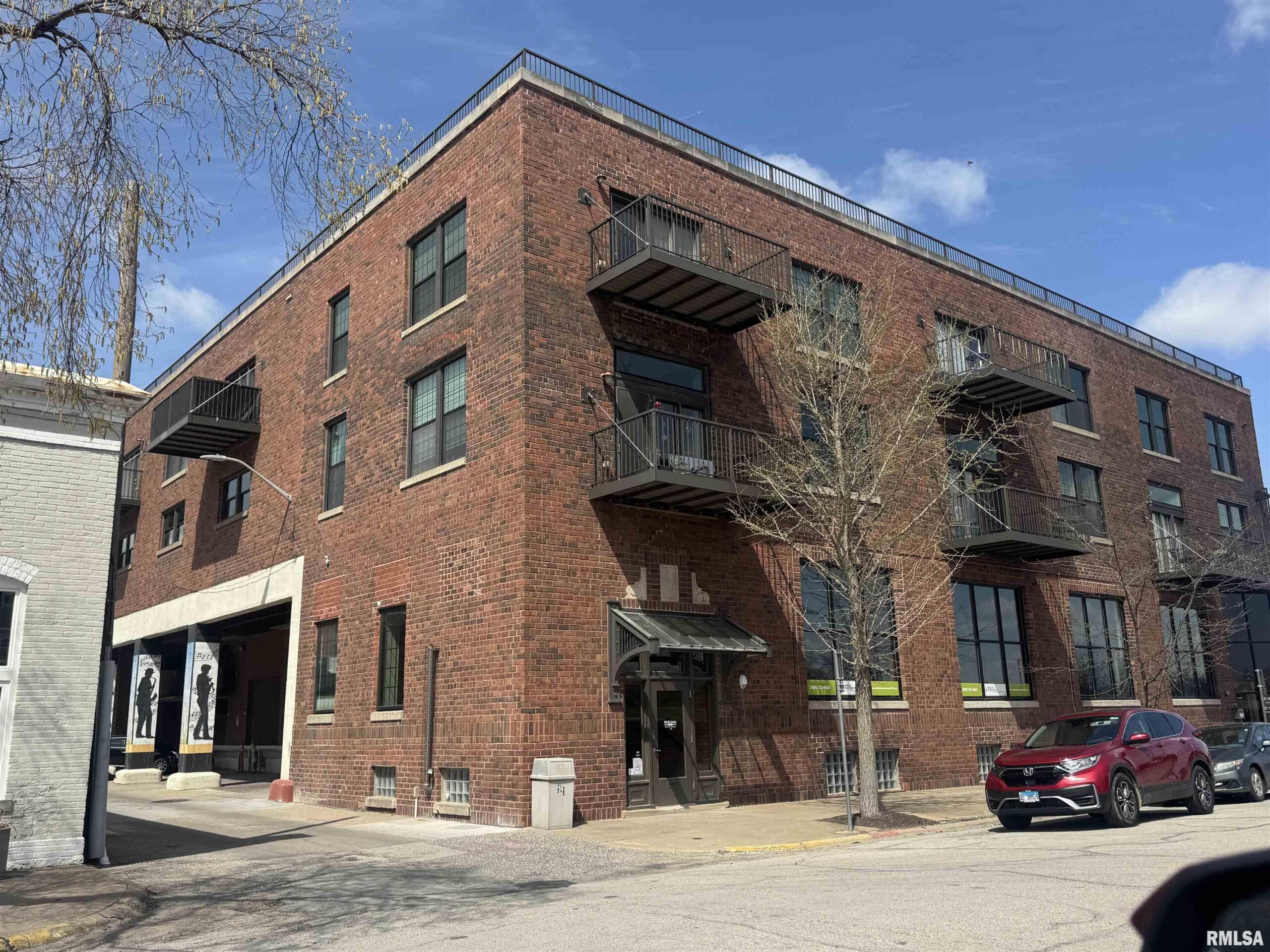 100 19TH Street 106 and 107 Rock Island IL 61201