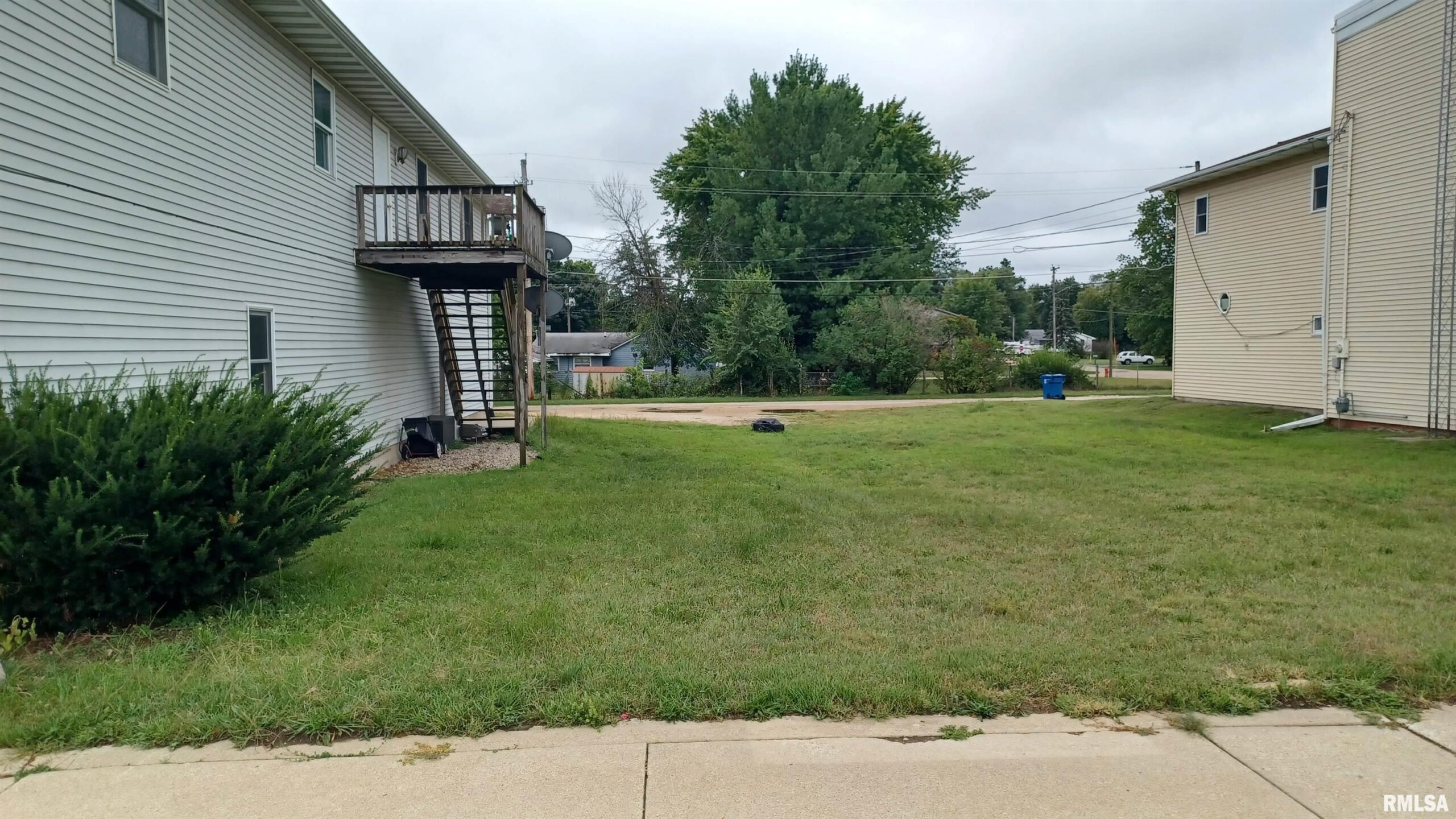 823 MAIN Street  Thomson IL 61285