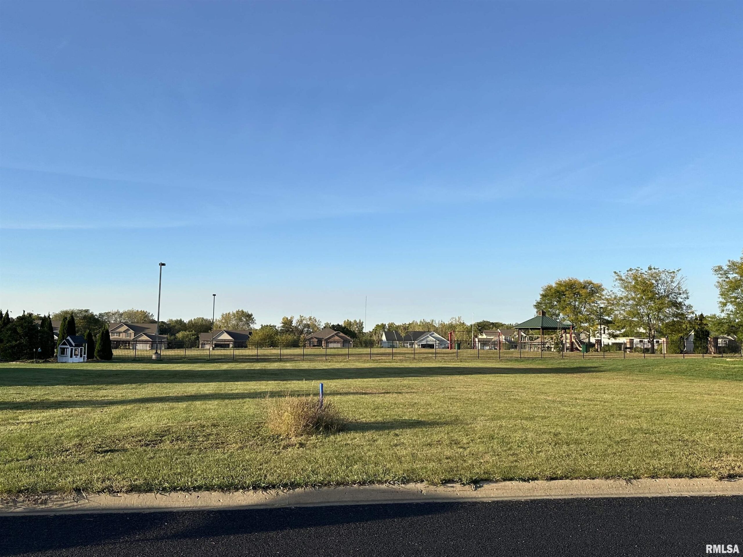 204 WINDSONG Drive  Washington IL 61571