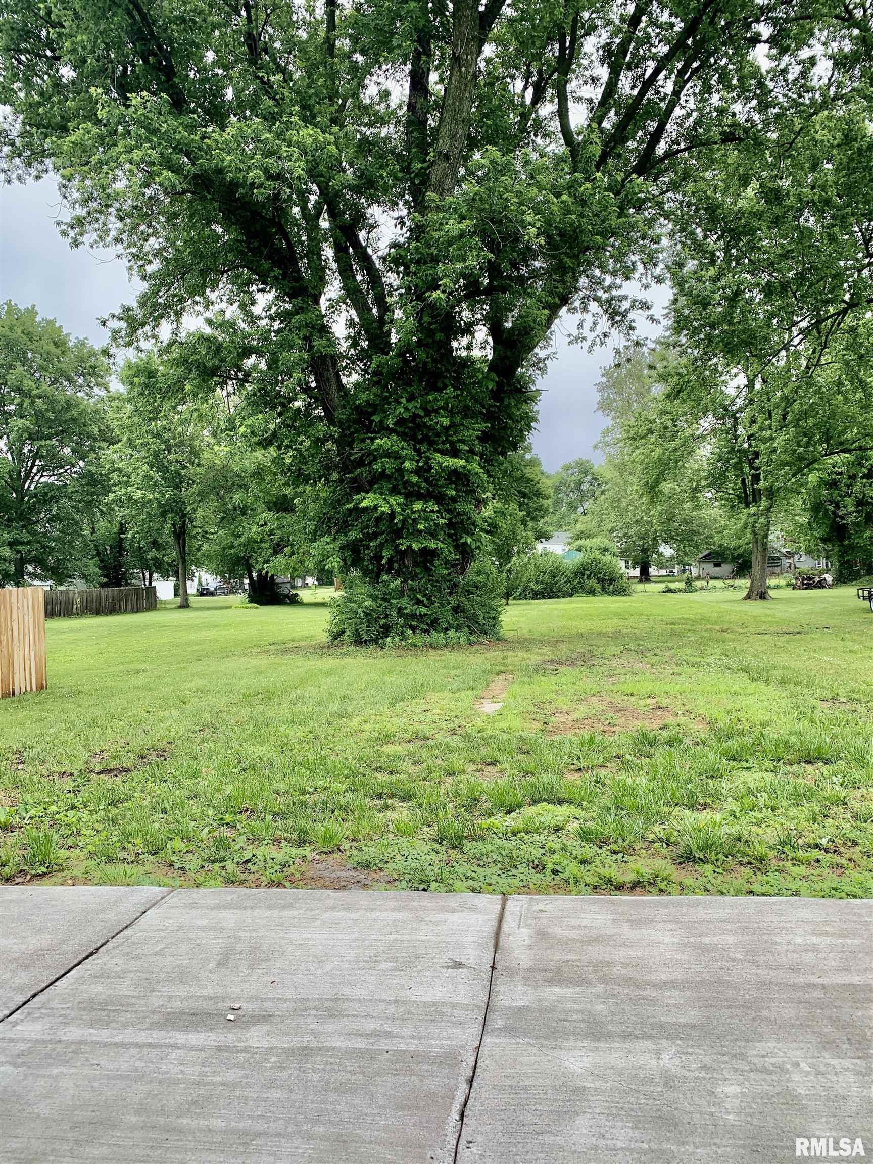 1322 EAST Street  Jacksonville IL 62650