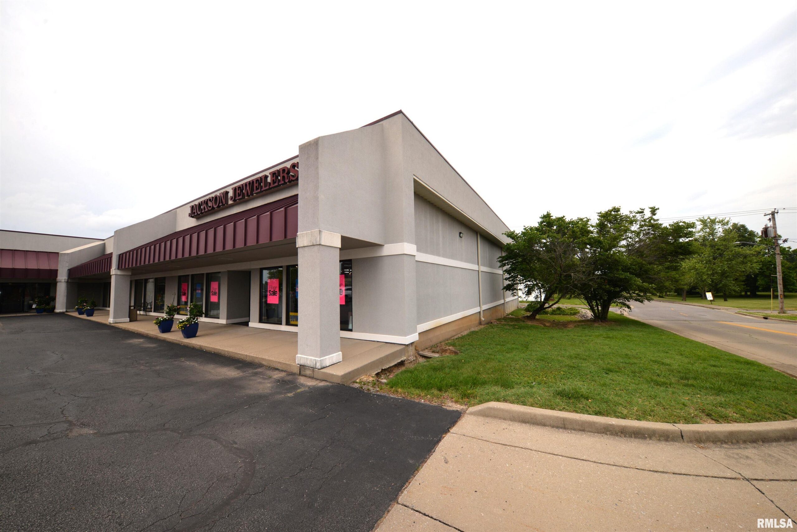 3002 BROADWAY Street  Mt Vernon IL 62864