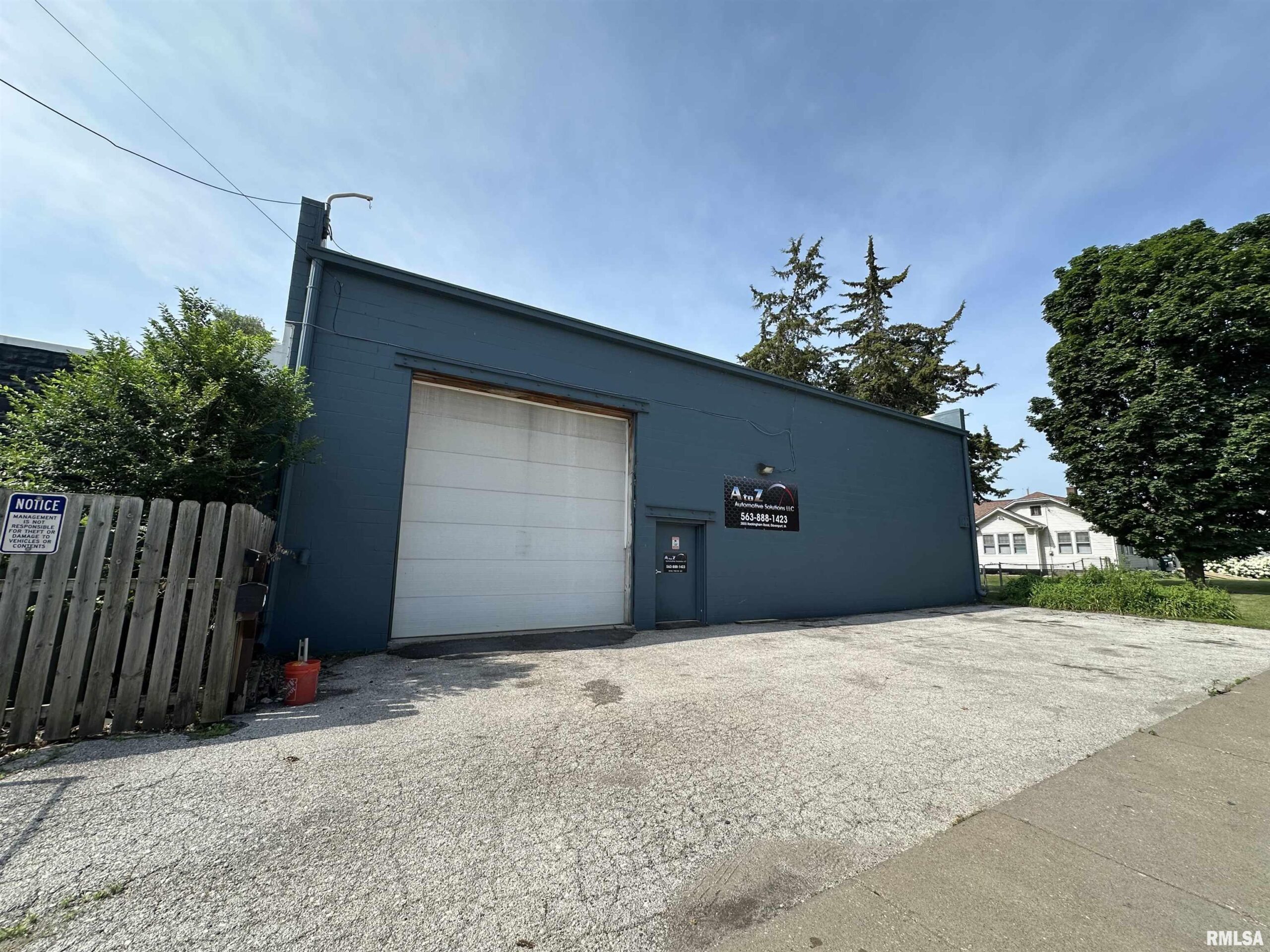 3855 ROCKINGHAM Road  Davenport IA 52802