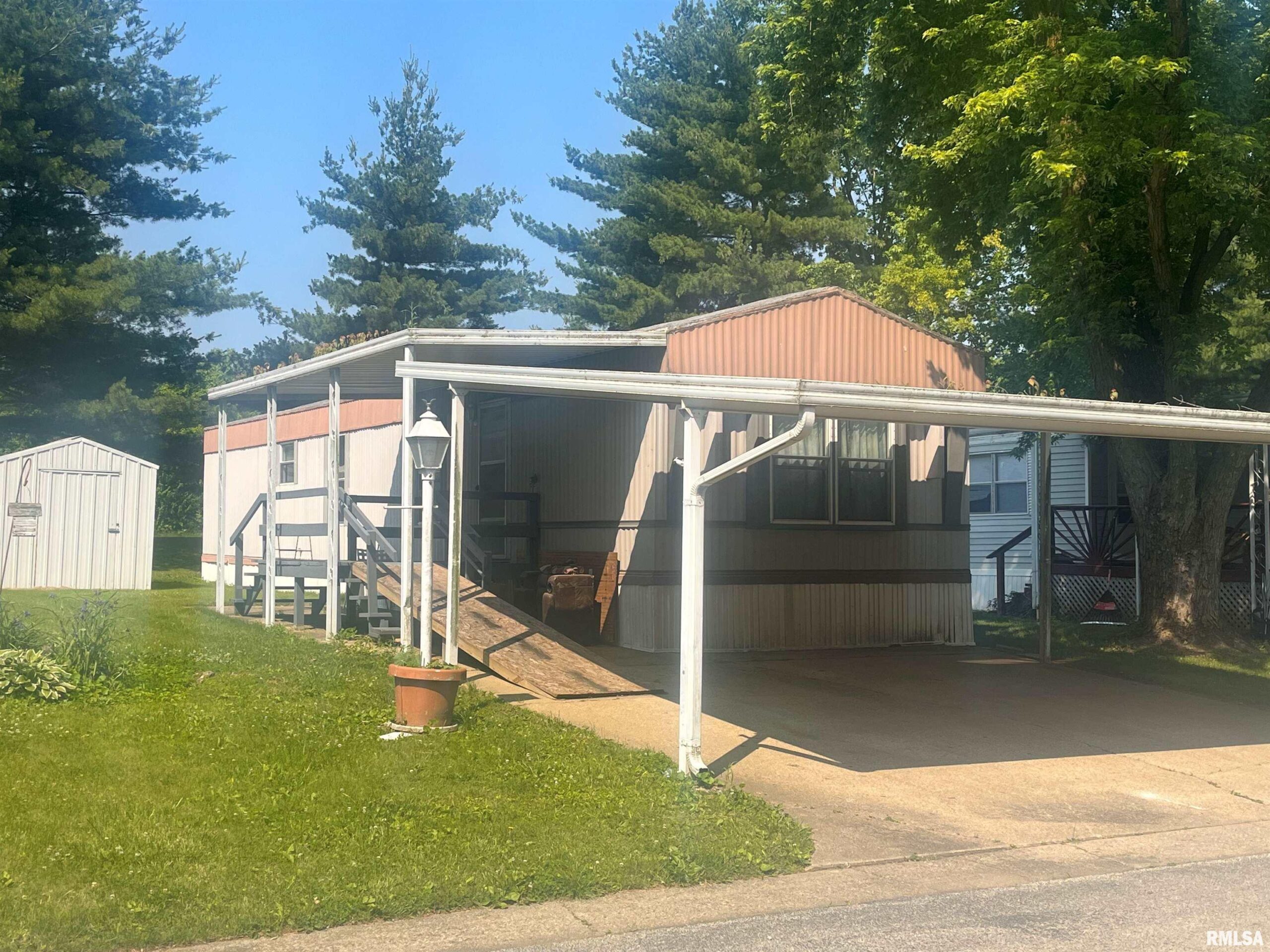 3500 DIRKSEN Avenue 84 Springfield IL 62702