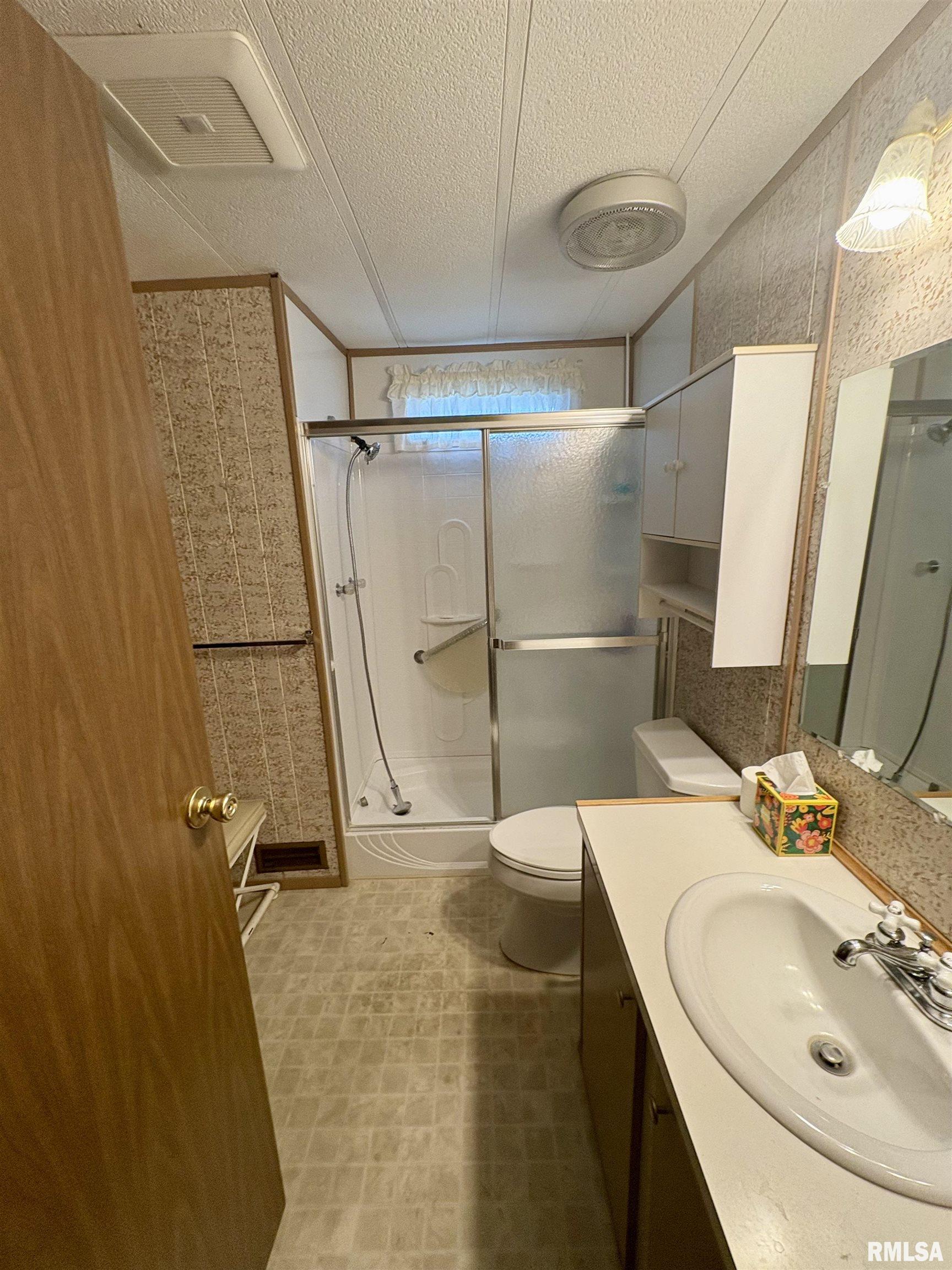 100 MULBERRY Drive  Morton IL 61550