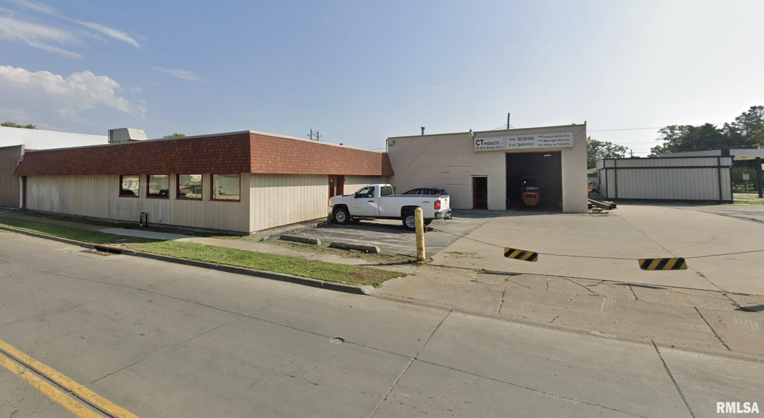 119 DIVISION Street 2 Davenport IA 52802