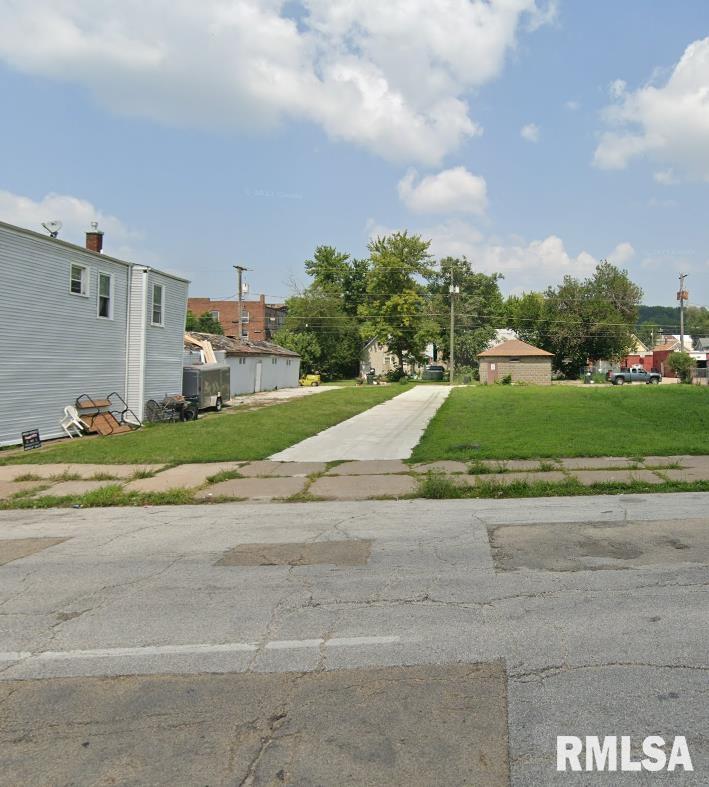 1120 & 1124 3RD Street  Davenport IA 52802