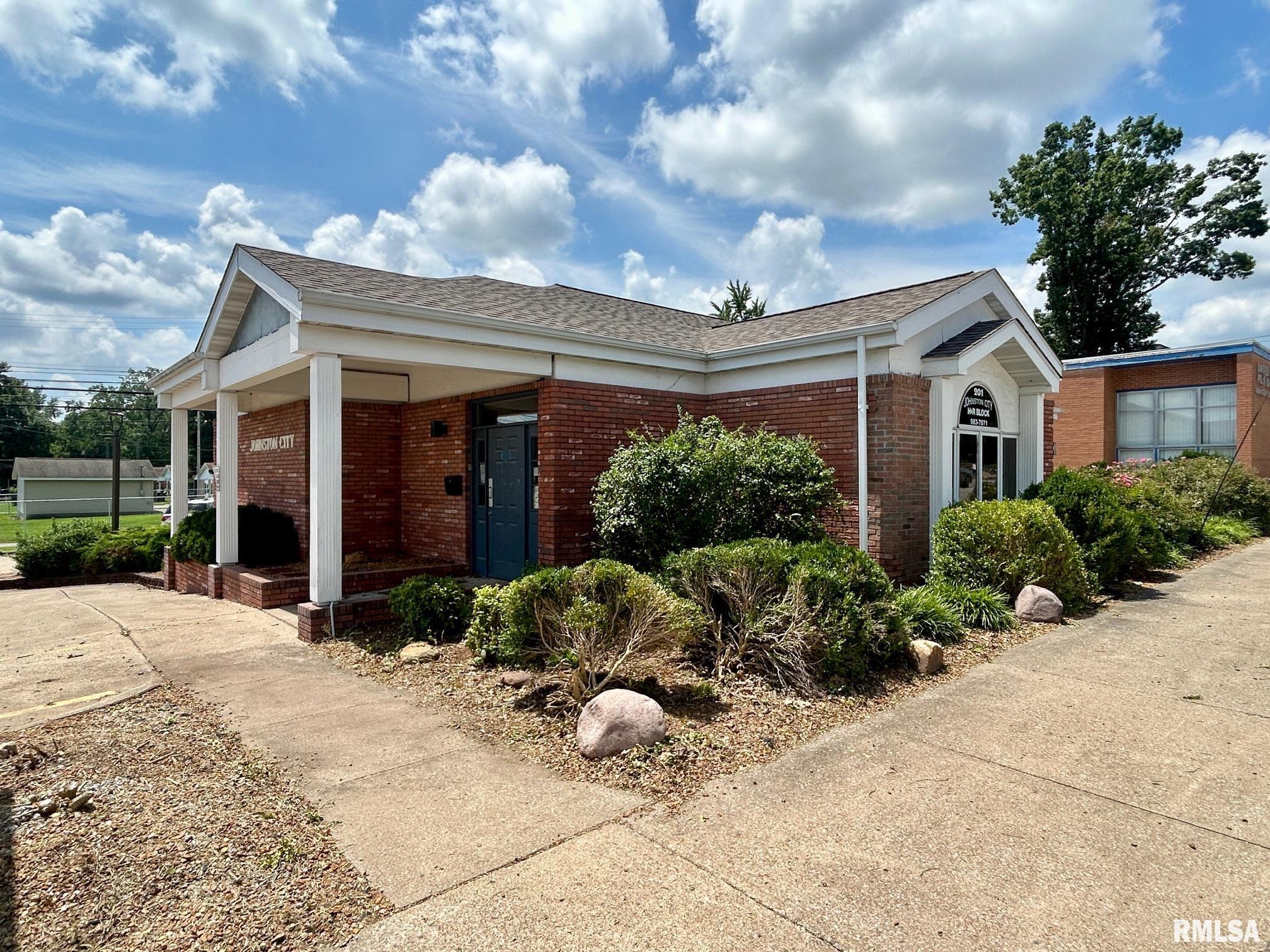201 BROADWAY Boulevard  Johnston City IL 62951
