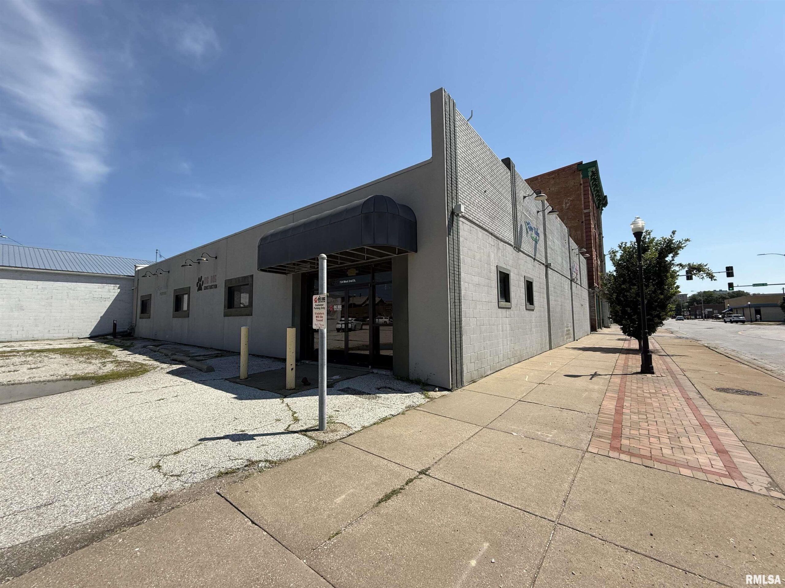724 2ND Street  Davenport IA 52802