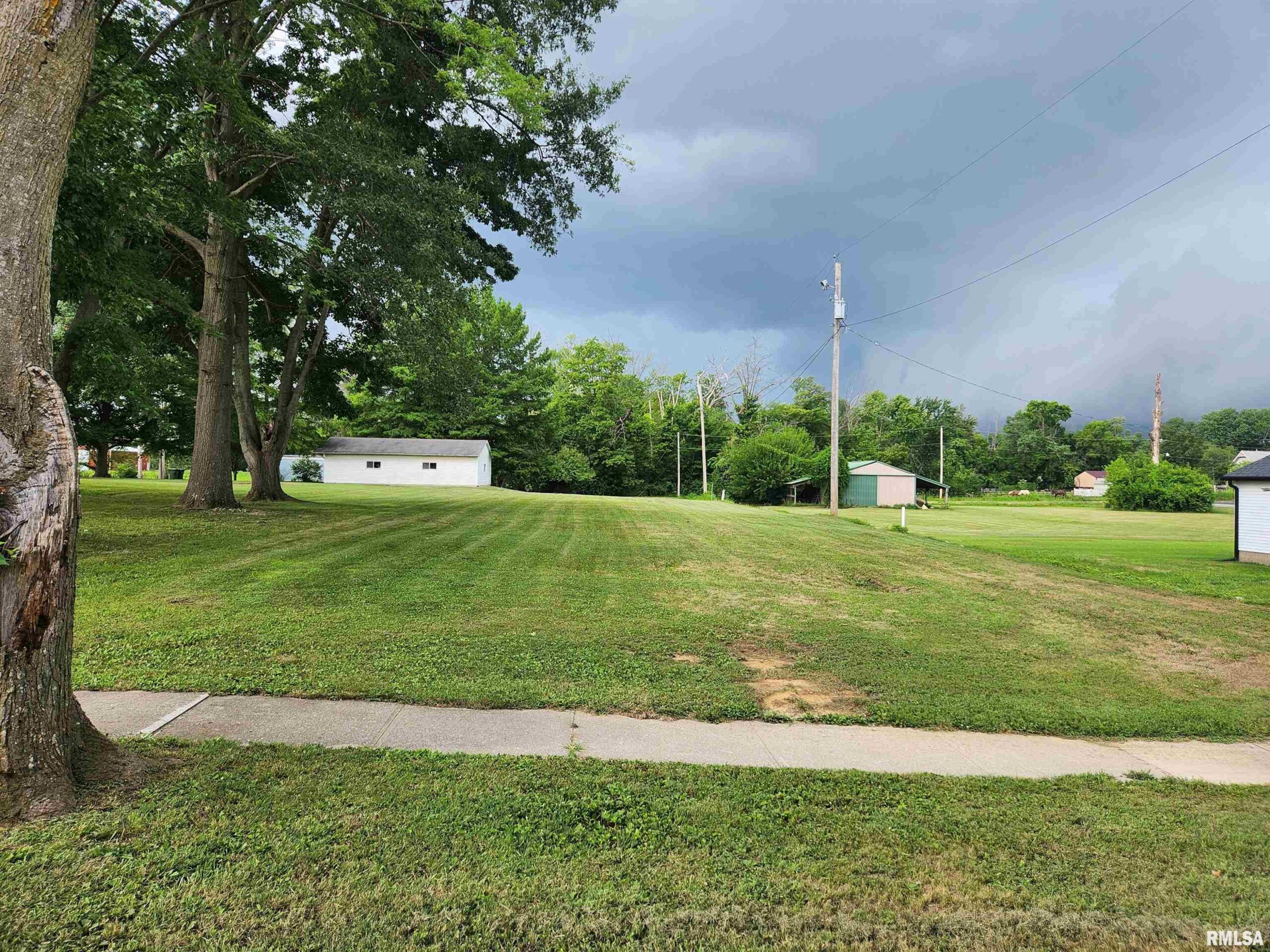 208 5TH Street  Ina IL 62846