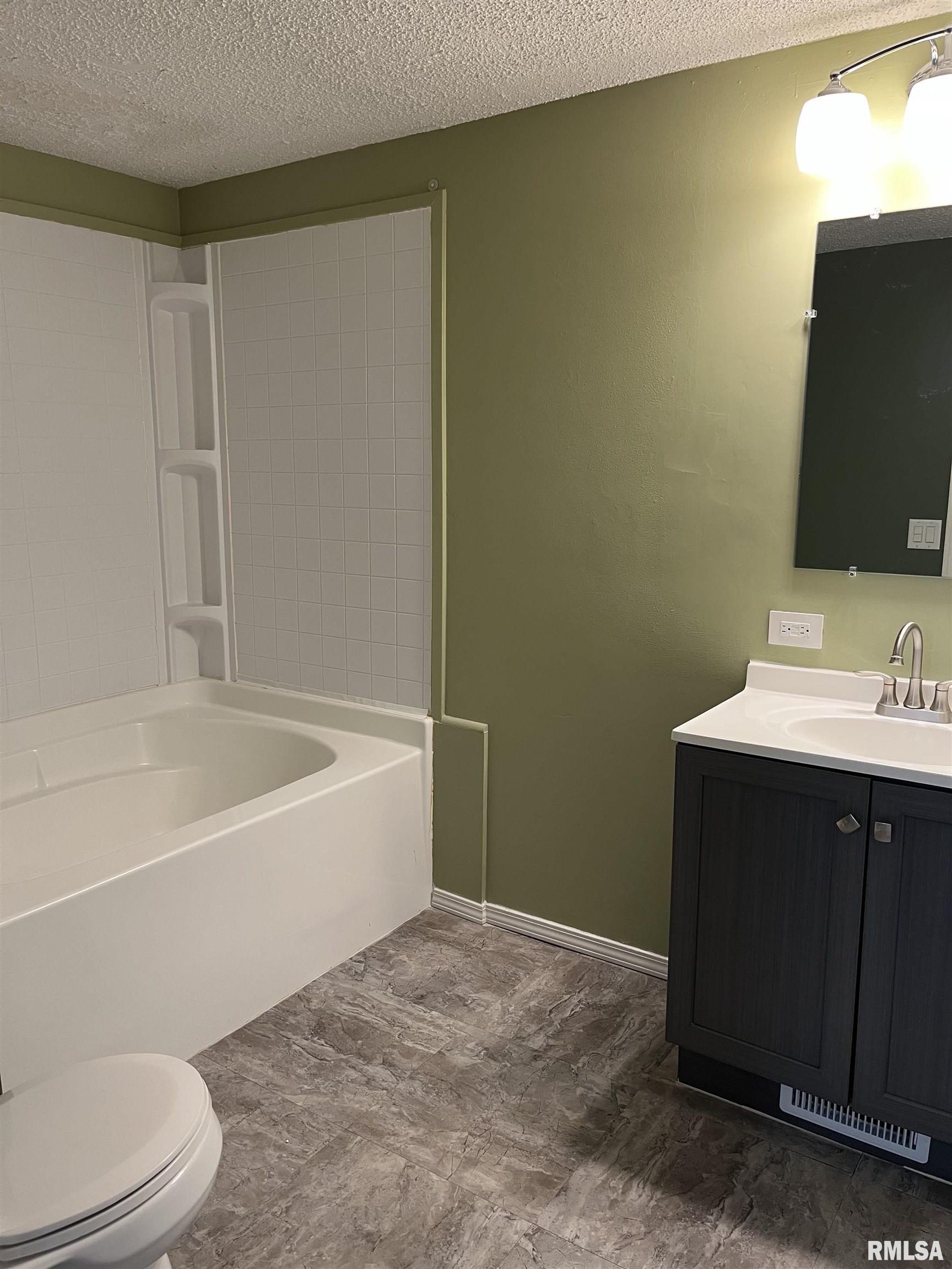 3451 RIDGE Avenue 65 Springfield IL 62702