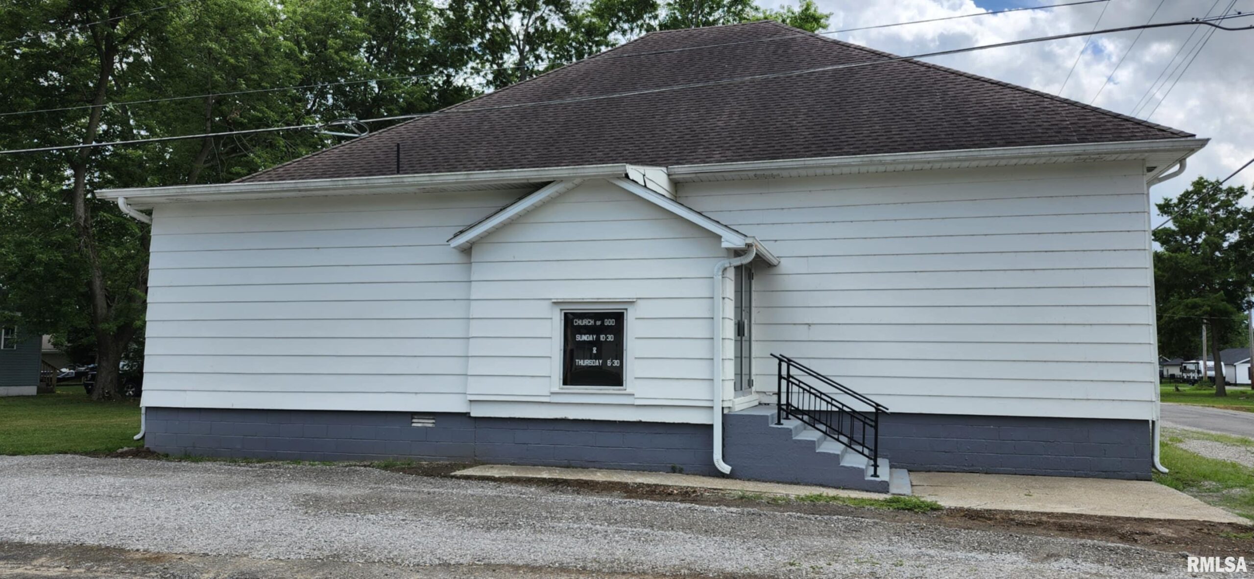 211 Yung Street  Sesser IL 62884