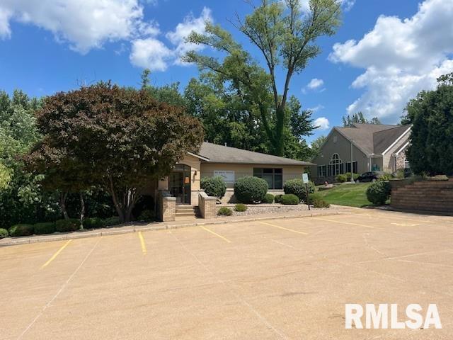 310 46TH Avenue  East Moline IL 61244