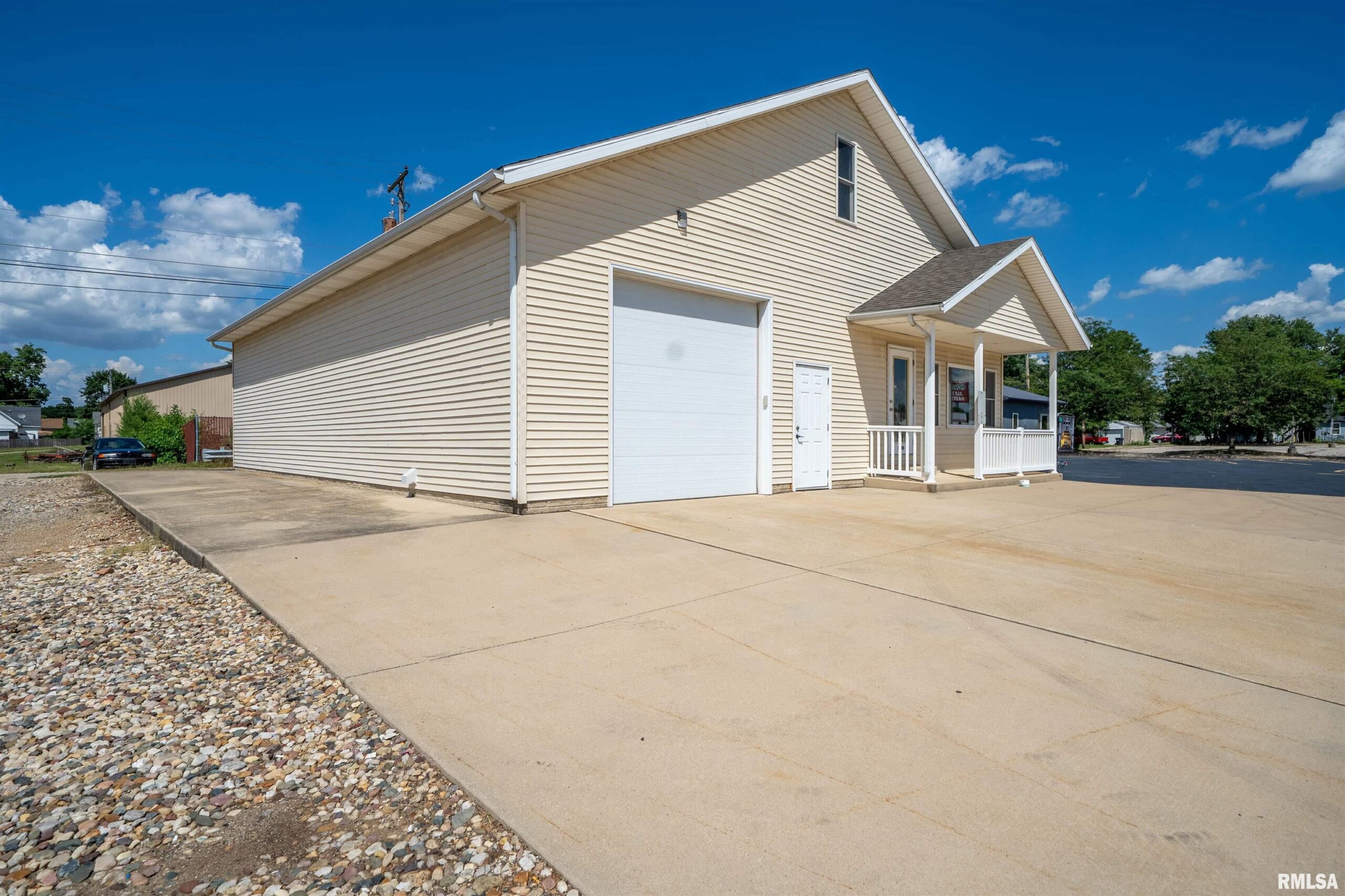 353 ANN ELIZA Street  Pekin IL 61554