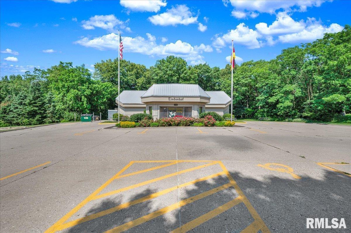 7601 HARKER Drive Peoria IL 61615