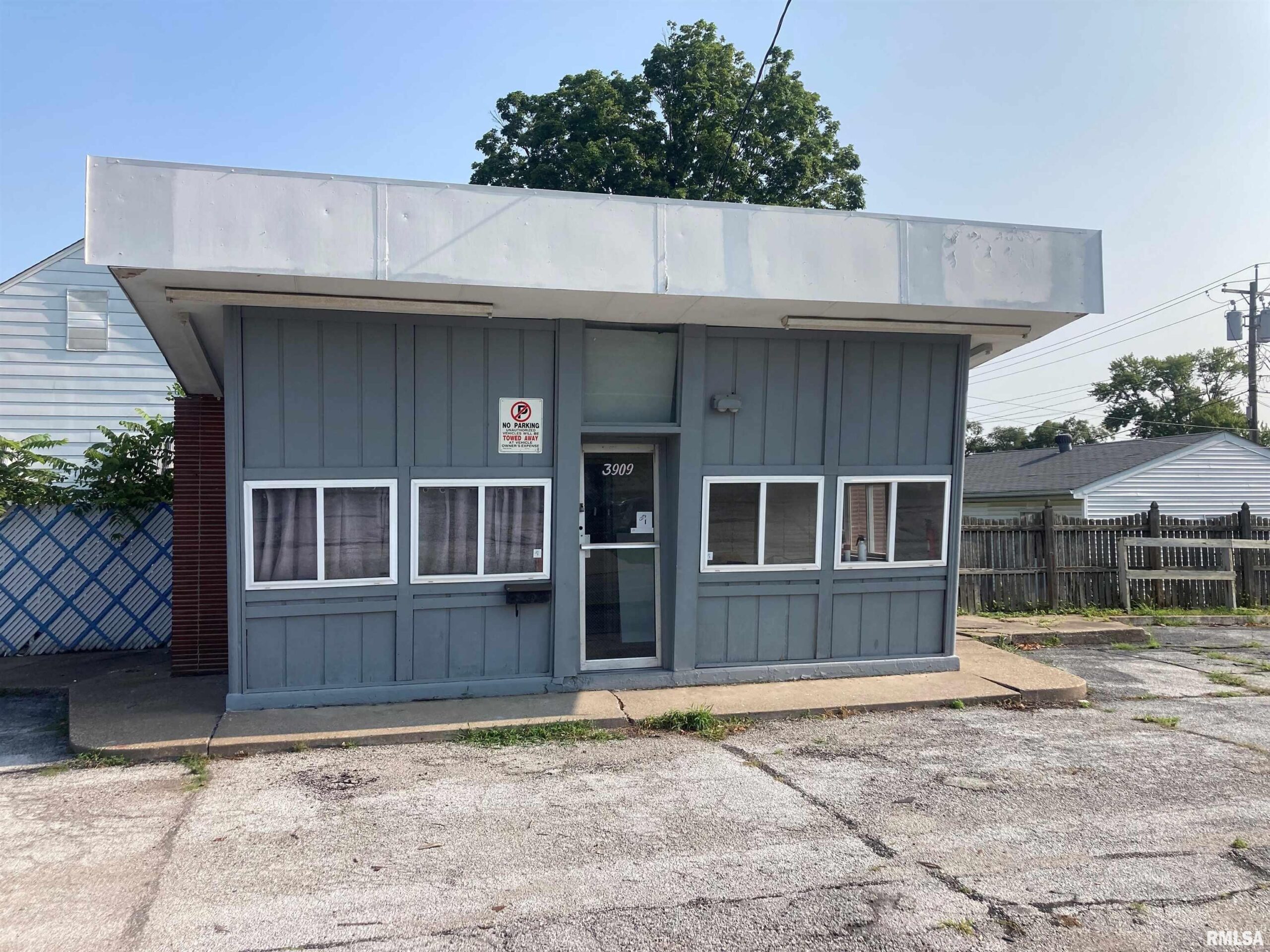 3909 4TH Avenue  Moline IL 61265