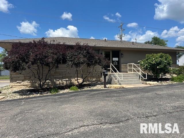 3422 RIVER Drive  Moline IL 61265