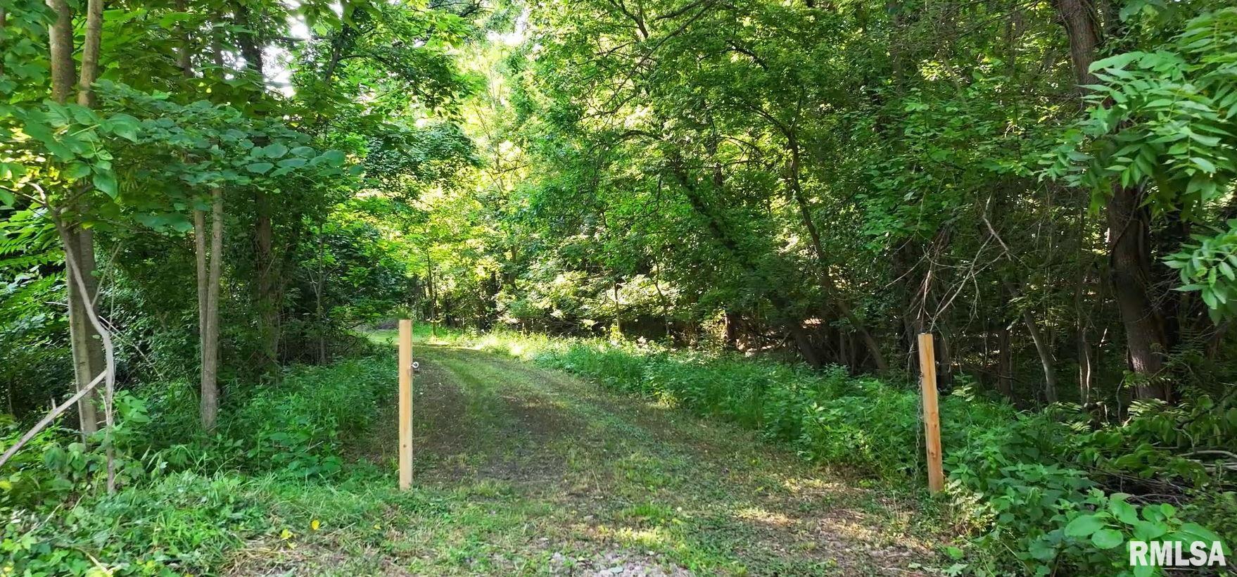 SHERIDAN Road  Petersburg IL 62675