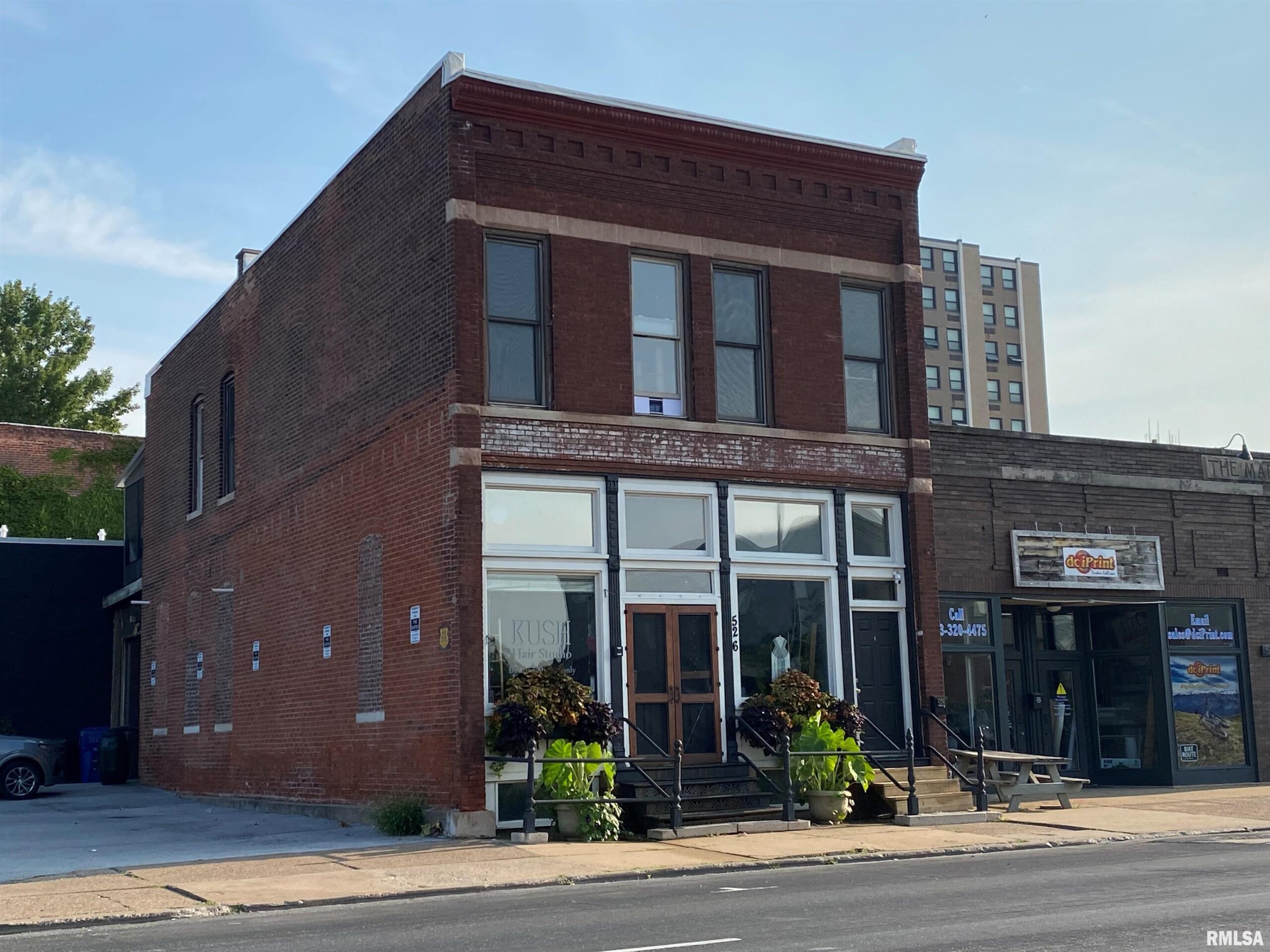 526 2ND Street  Davenport IA 52801