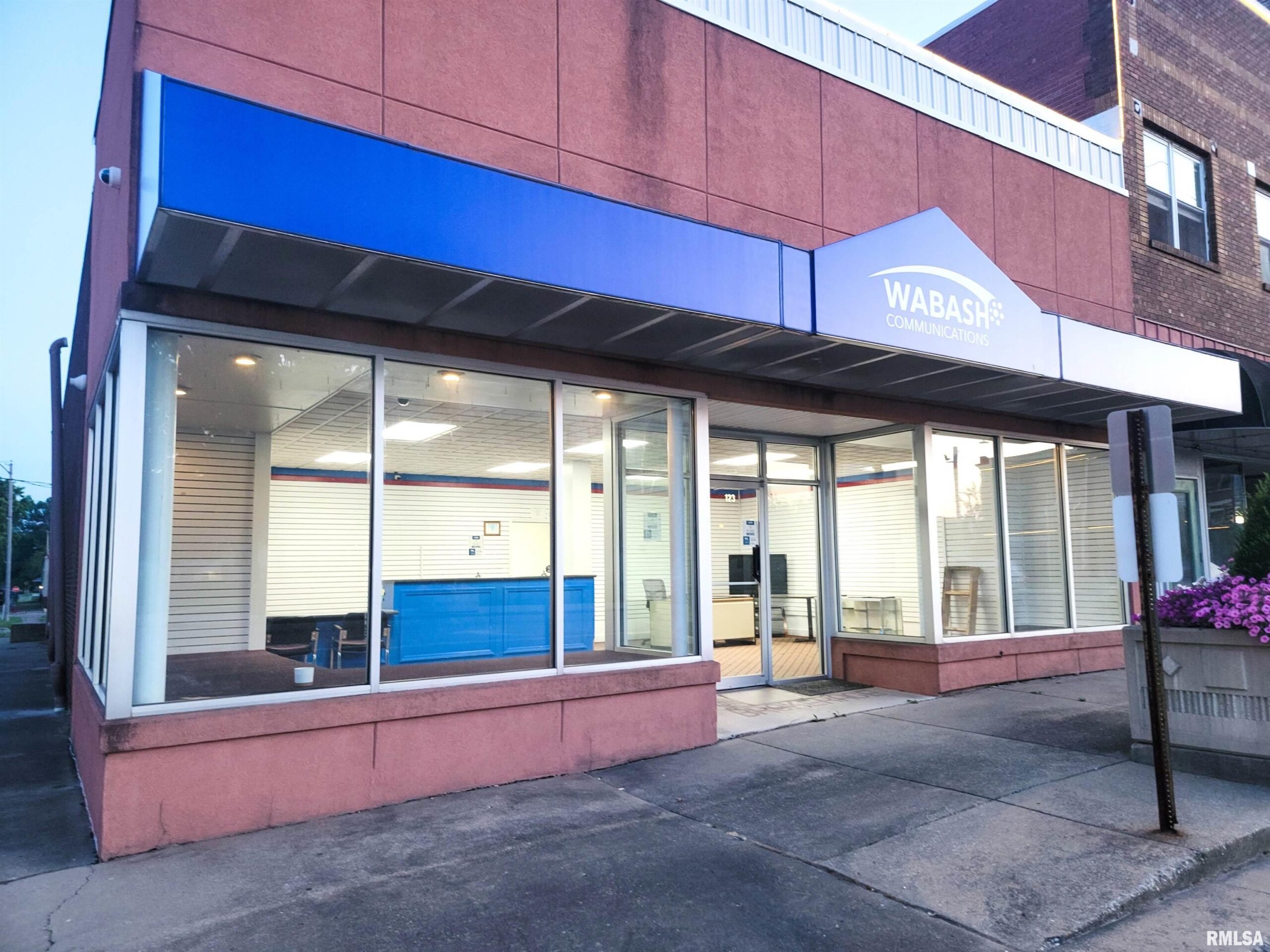 123 MAIN Street  Salem IL 62881