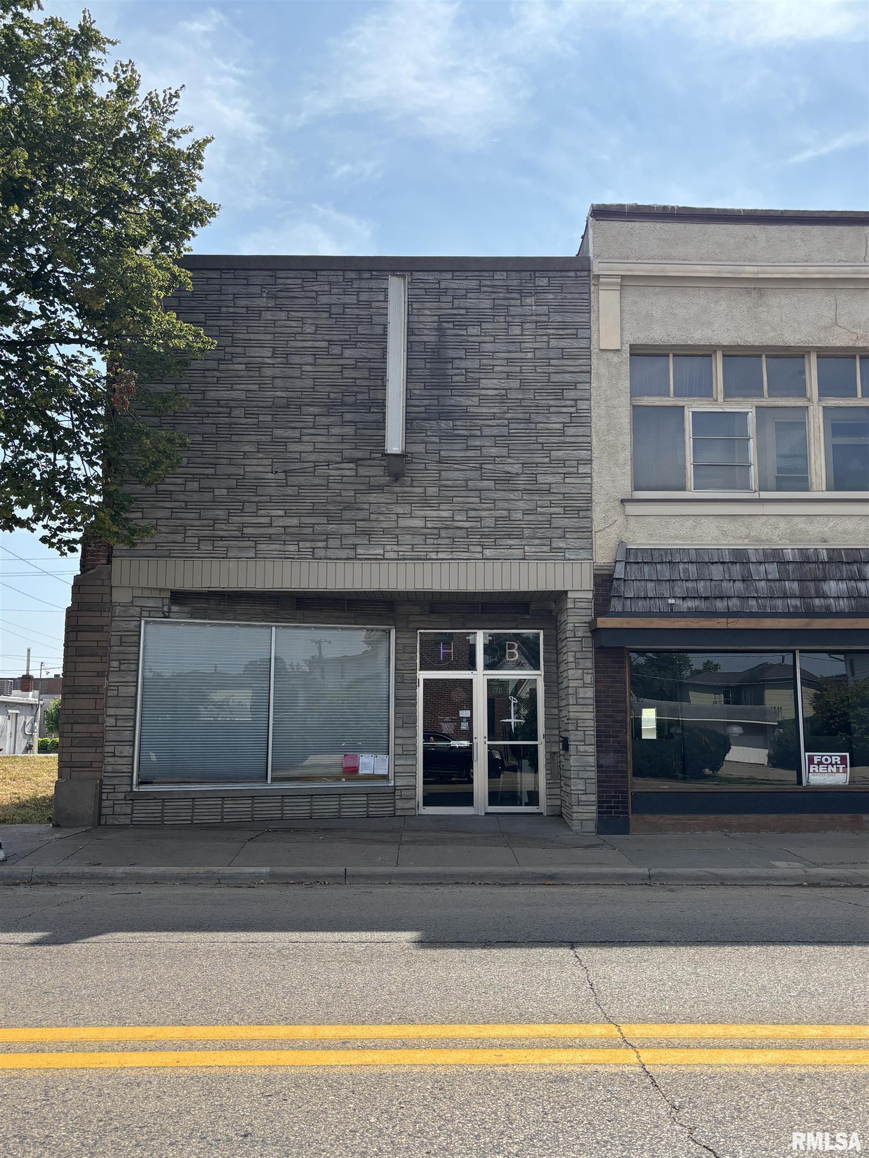 2323 2ND Street Clinton IA 52732