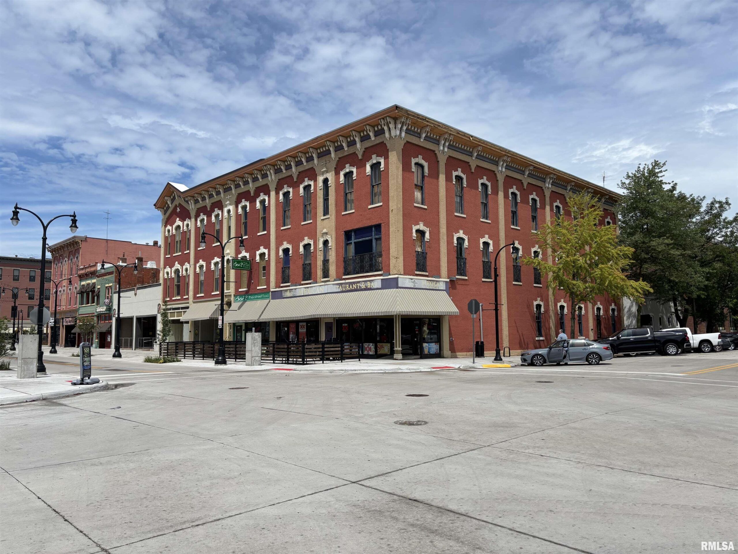 1821-1829 2ND Avenue Rock Island IL 61201 1821-1829 2ND Avenue Rock Island IL 61201