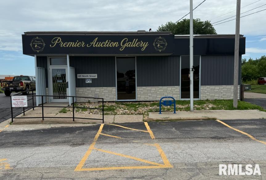 89 9TH Street  Silvis IL 61282