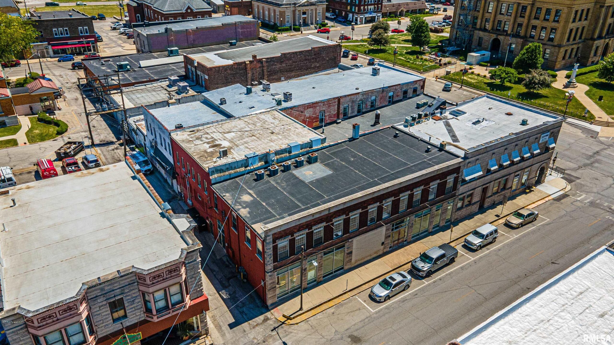 604 BROADWAY Street  Lincoln IL 62656