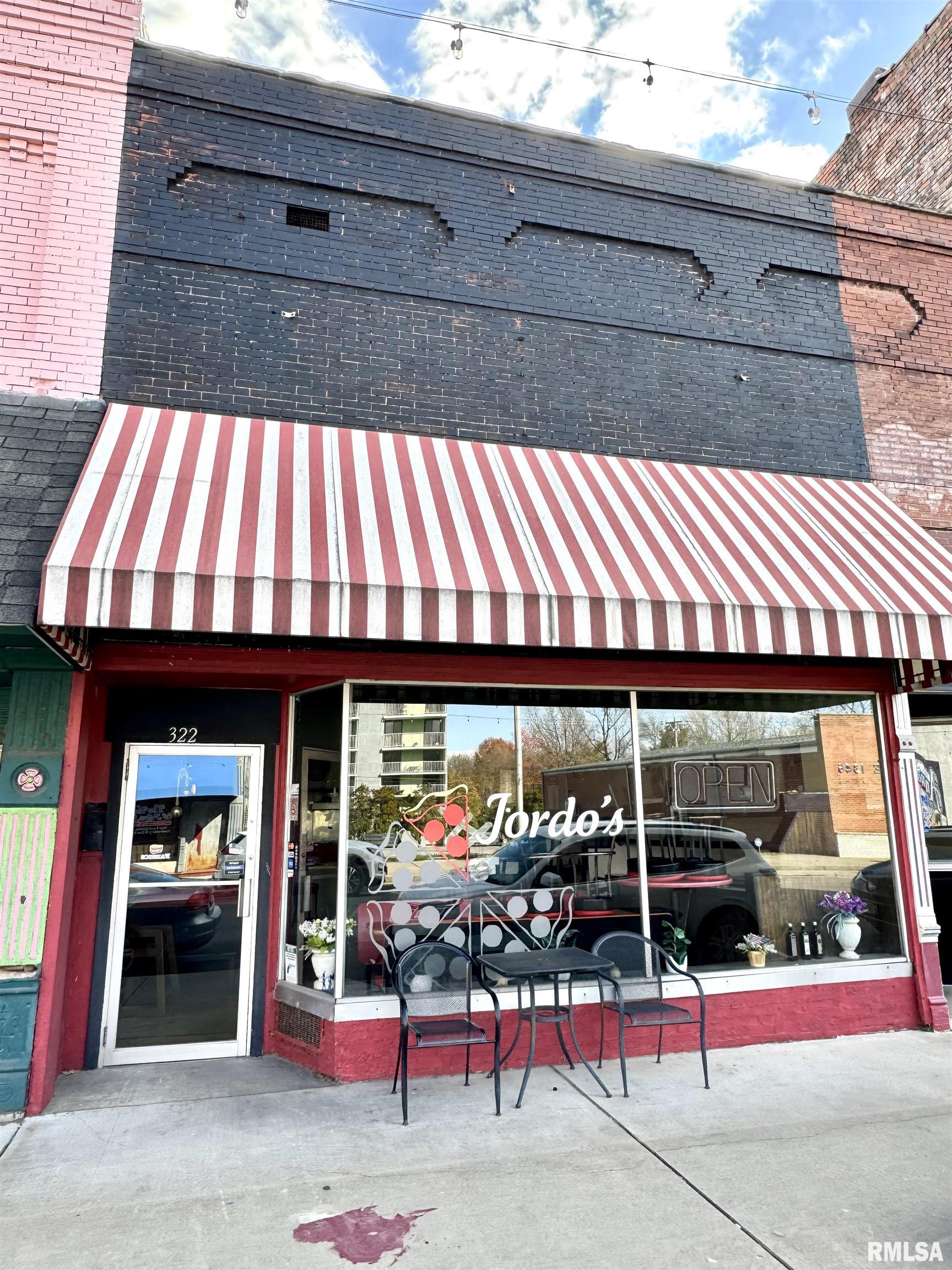 322 MAIN Street  Anna IL 62906