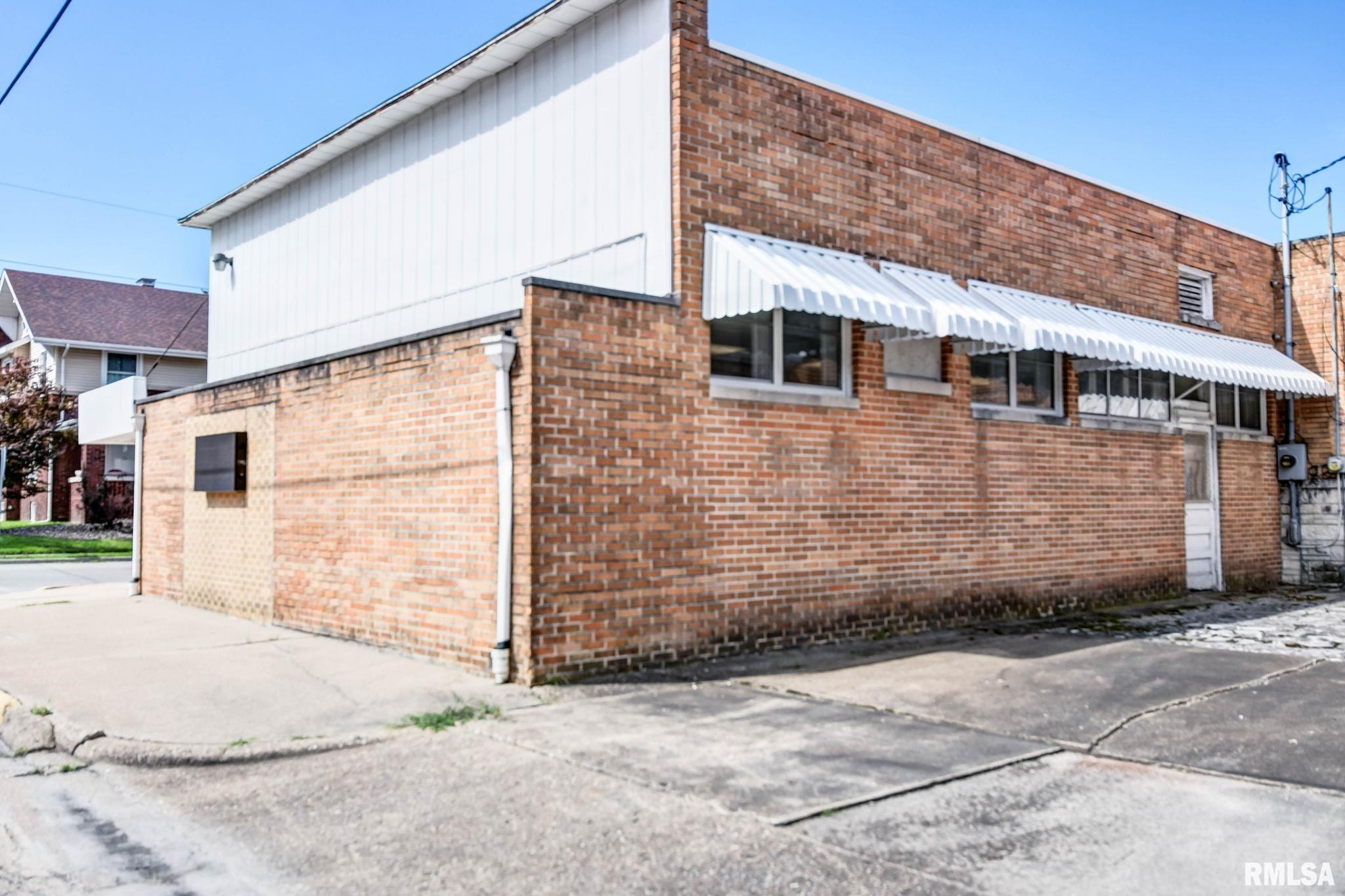 701 ADAMS Street  Taylorville IL 62568