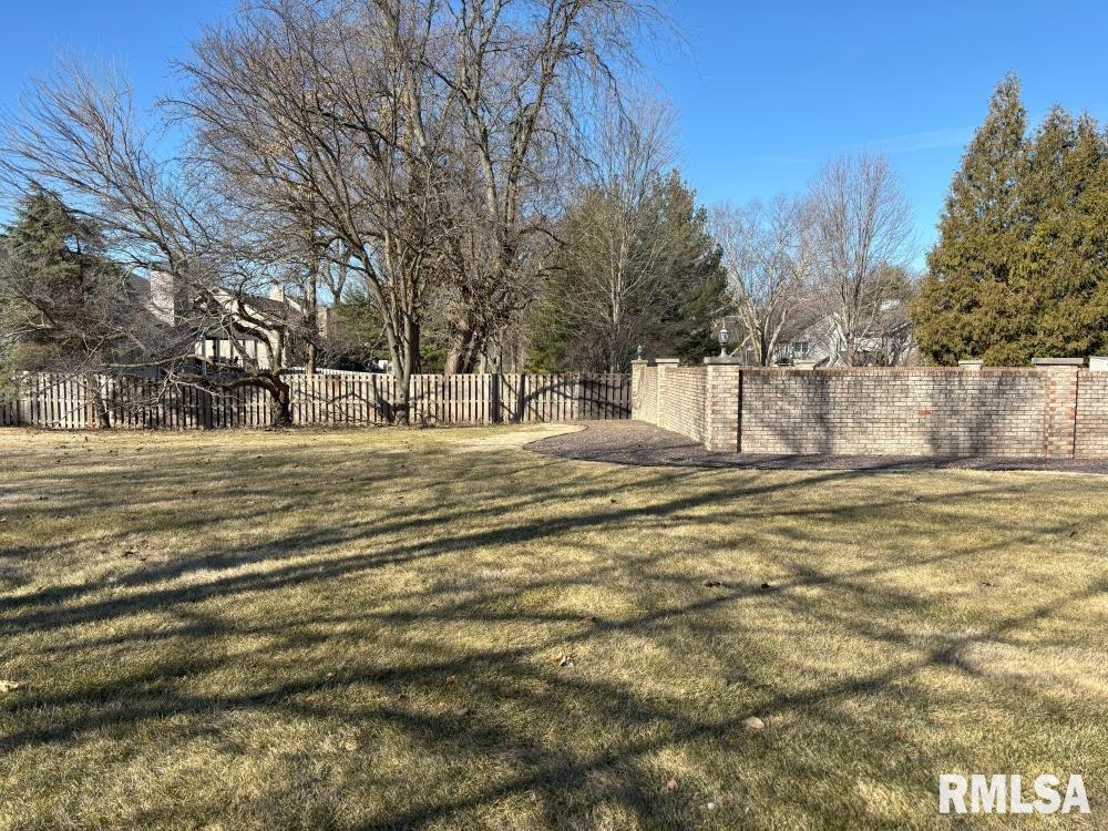801 COVENTRY Point  Springfield IL 62702
