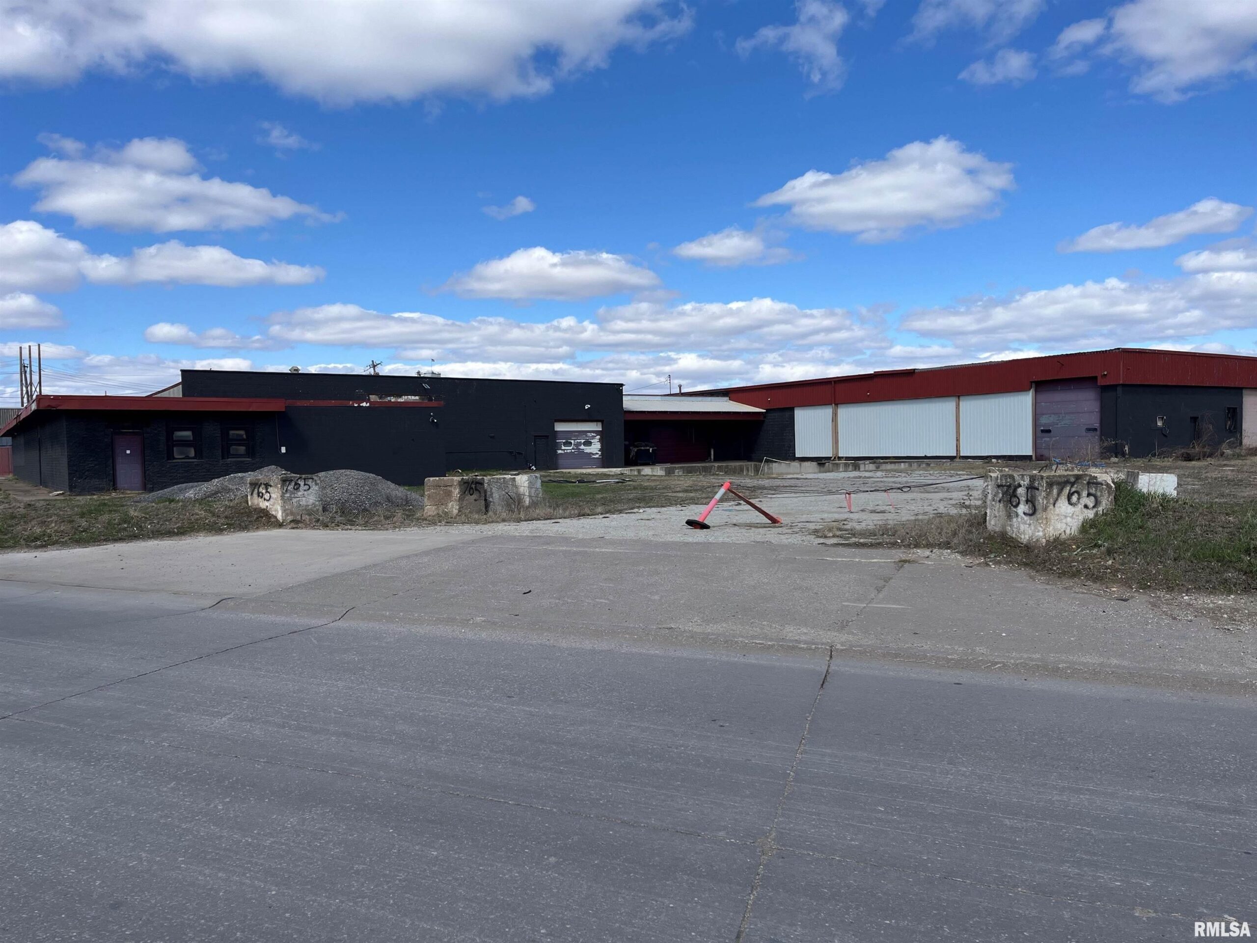 765 SCHMIDT Road  Davenport IA 52802