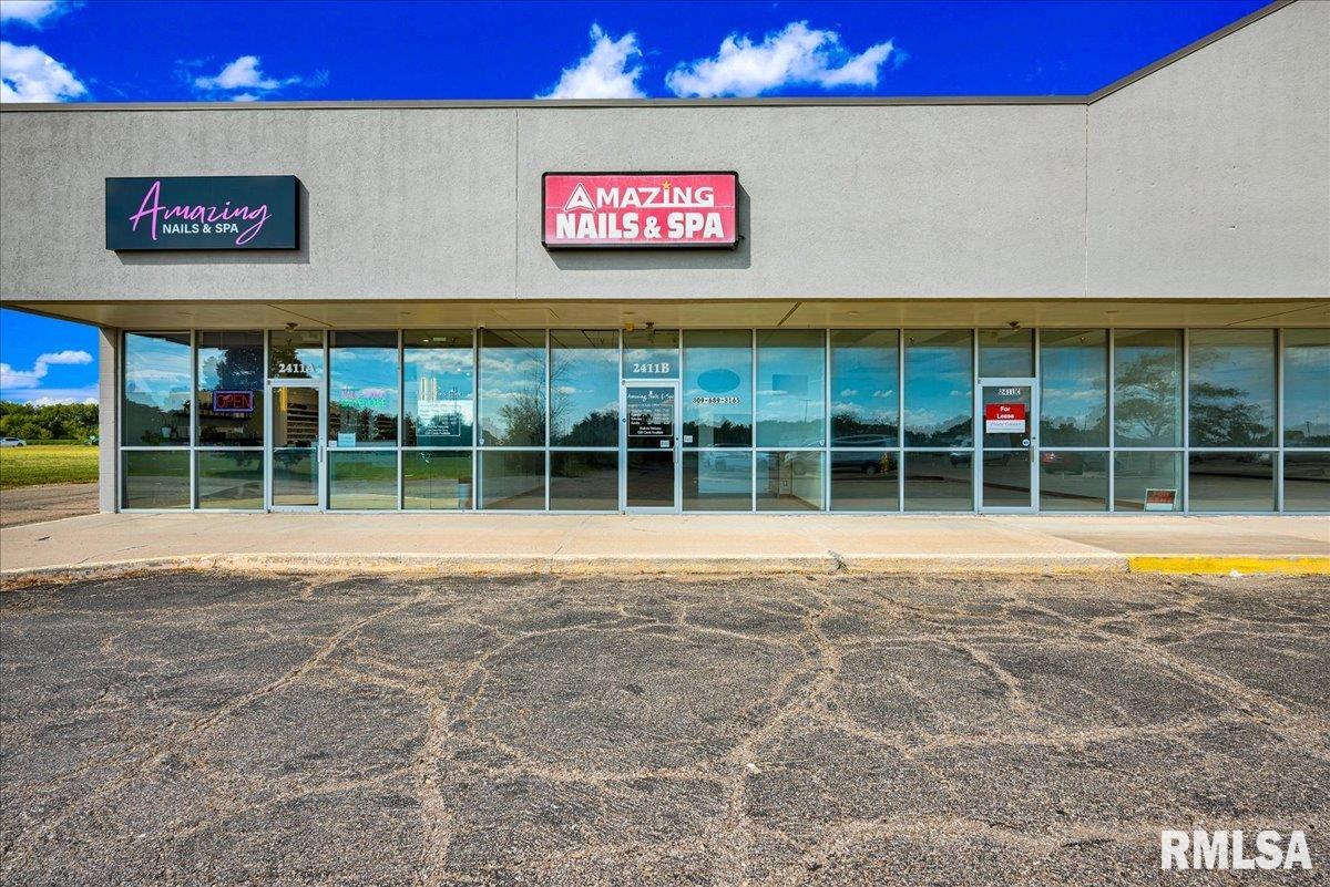2411 PIONEER Parkway B Peoria IL 61615