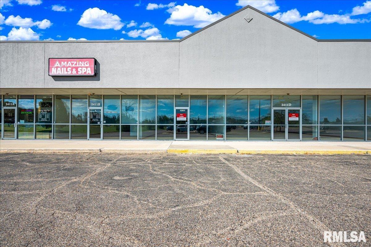 2411 PIONEER Parkway D Peoria IL 61615