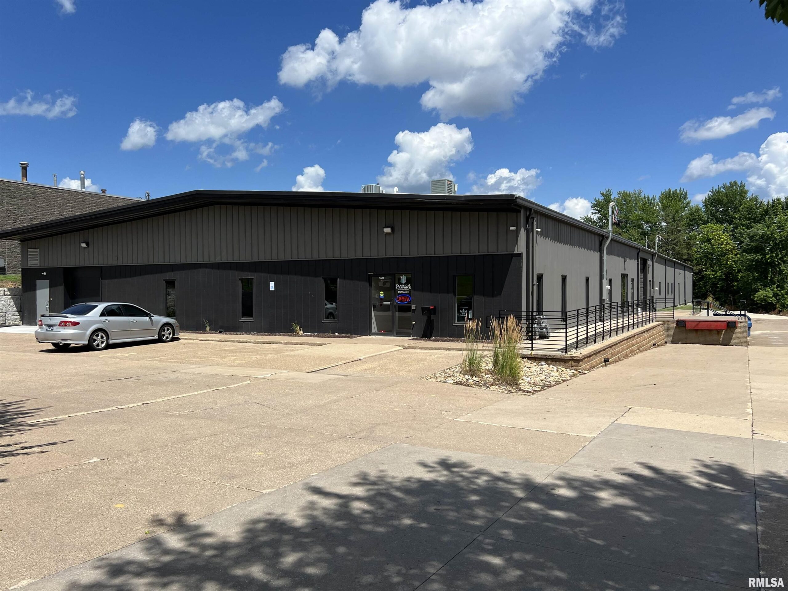 3805 MISSISSIPPI Avenue 2 & 3 Davenport IL 52807